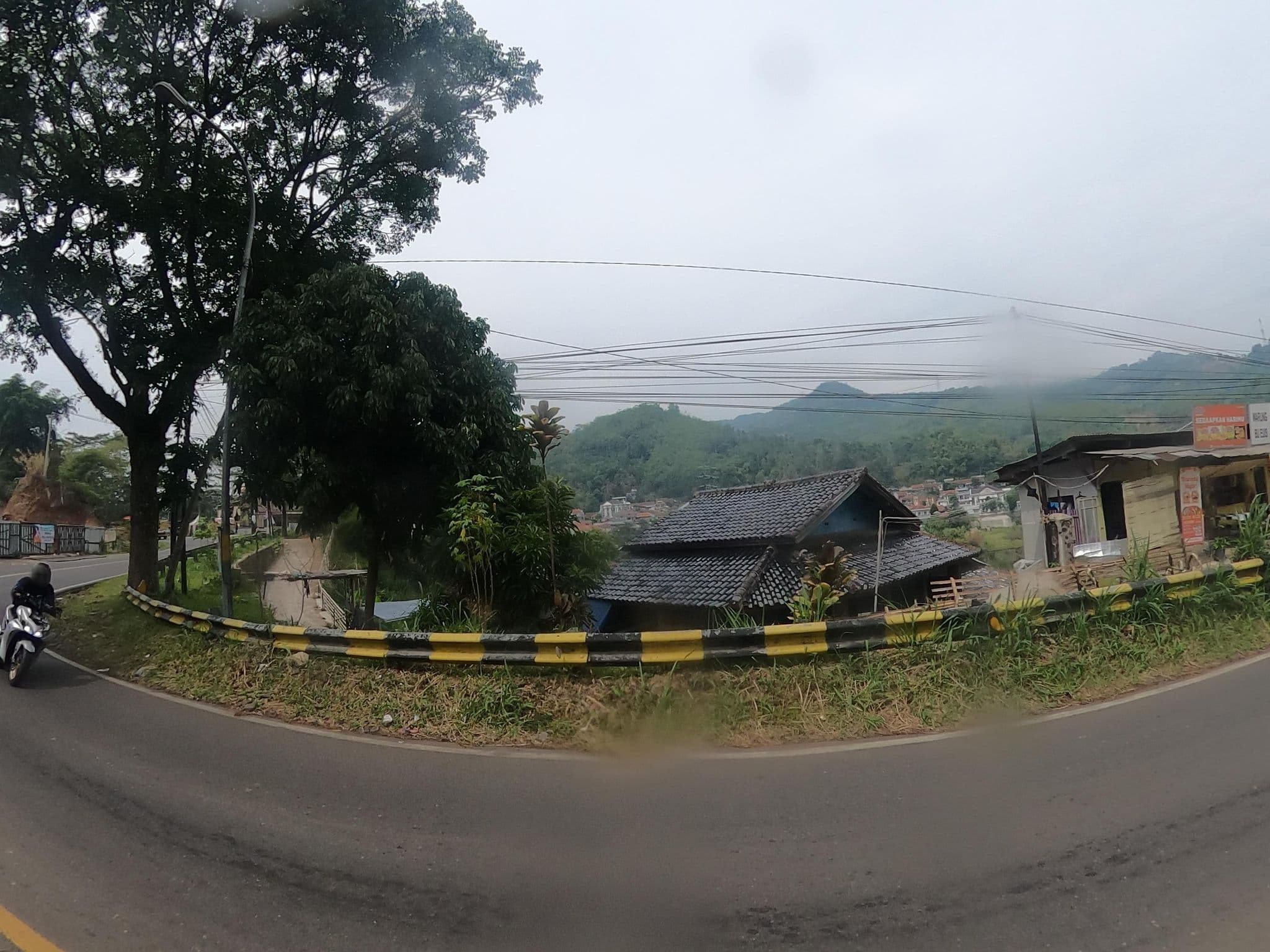 Street view near The Kadaka Resort, Soreang — © rgtm_ryuiki (CC BY-SA · Mapillary)
