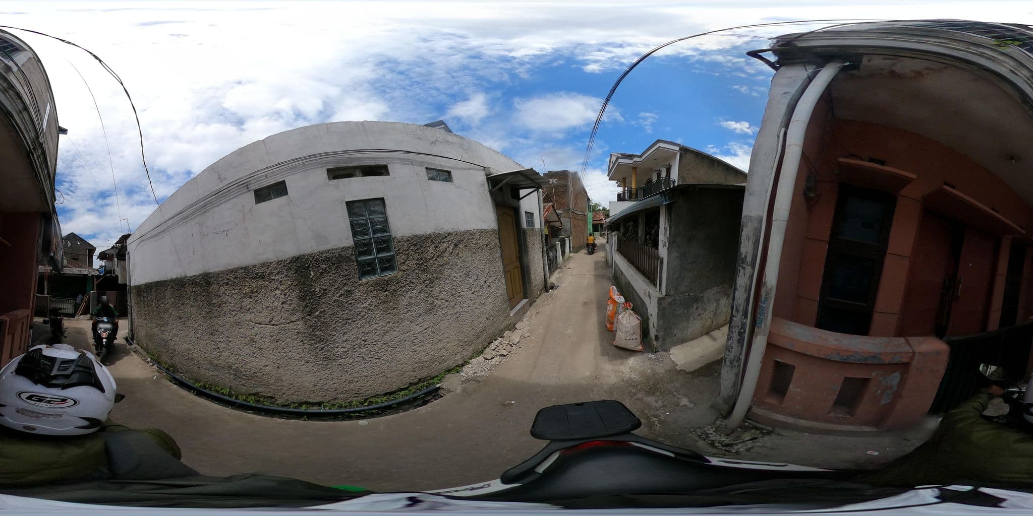Street view near SM City Hotel, Margahayukencana — © Kaart_Local (CC BY-SA · Mapillary)
