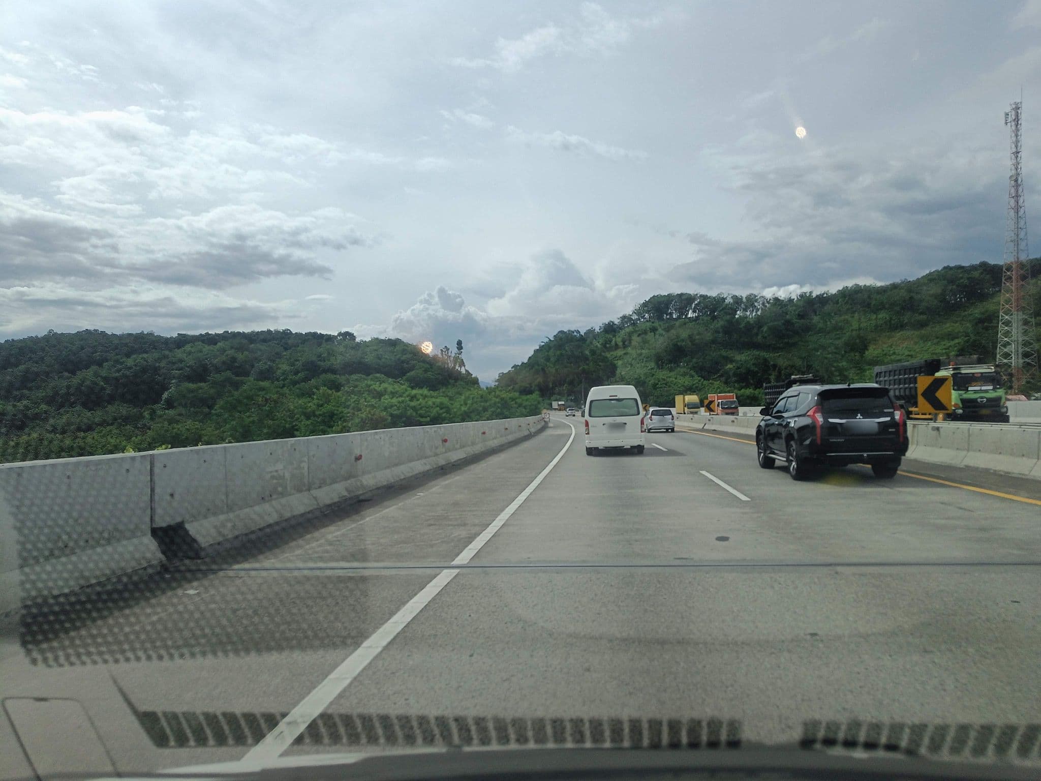 Street view near GH. Universal hotel, Purwakarta — © hen0ch (CC BY-SA · Mapillary)