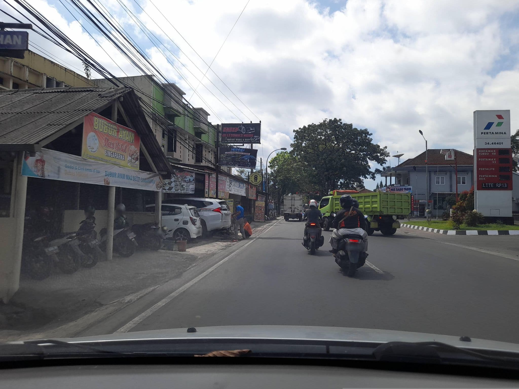 Street view near Bcp Baraya Gograb Singaparna Bersatu, Singaparna — © Kaart_Local (CC BY-SA · Mapillary)