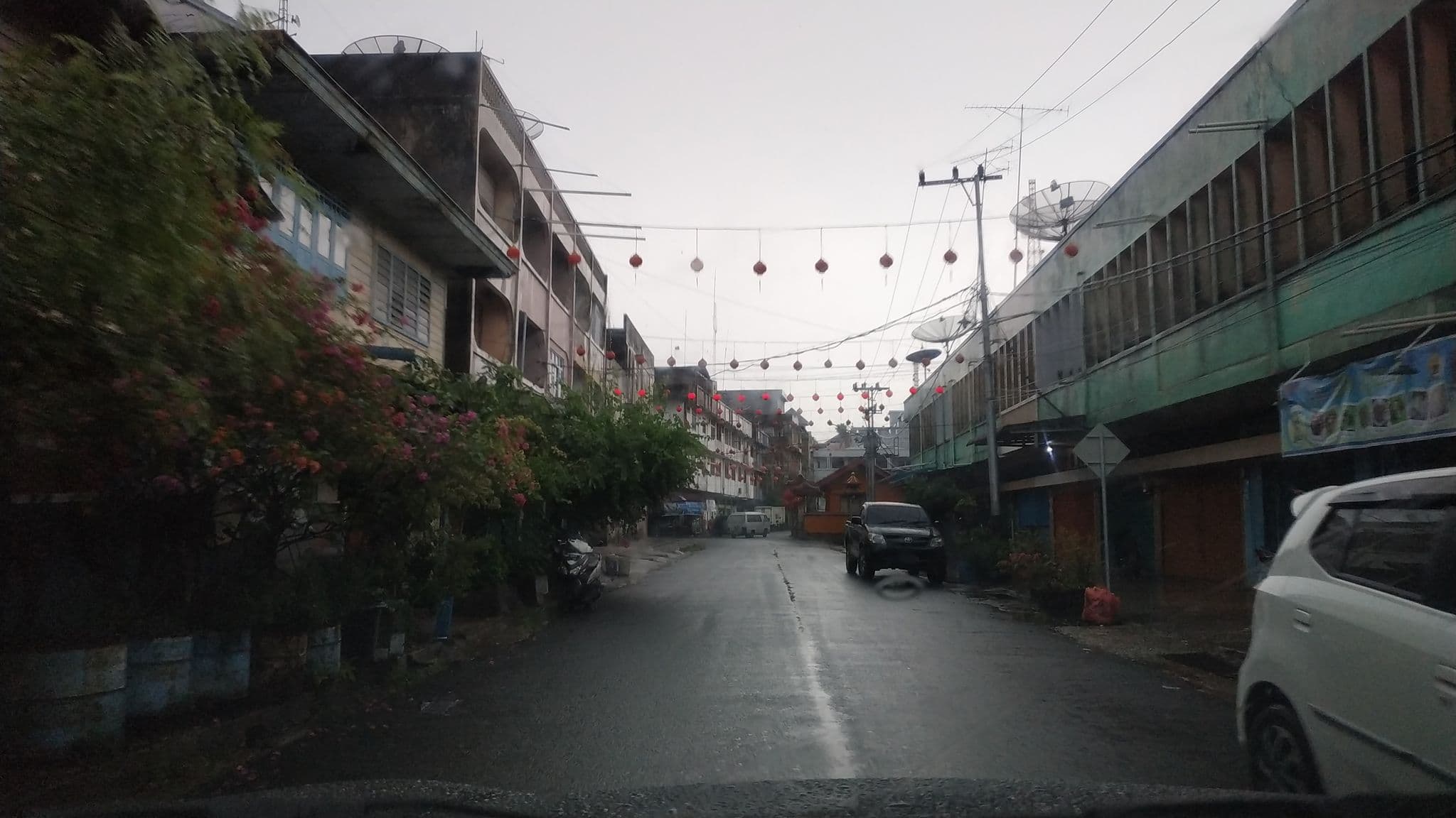 Street view near Hotel Bintang Tujuh, Kuala Cenaku — © hanifarafah (CC BY-SA · Mapillary)