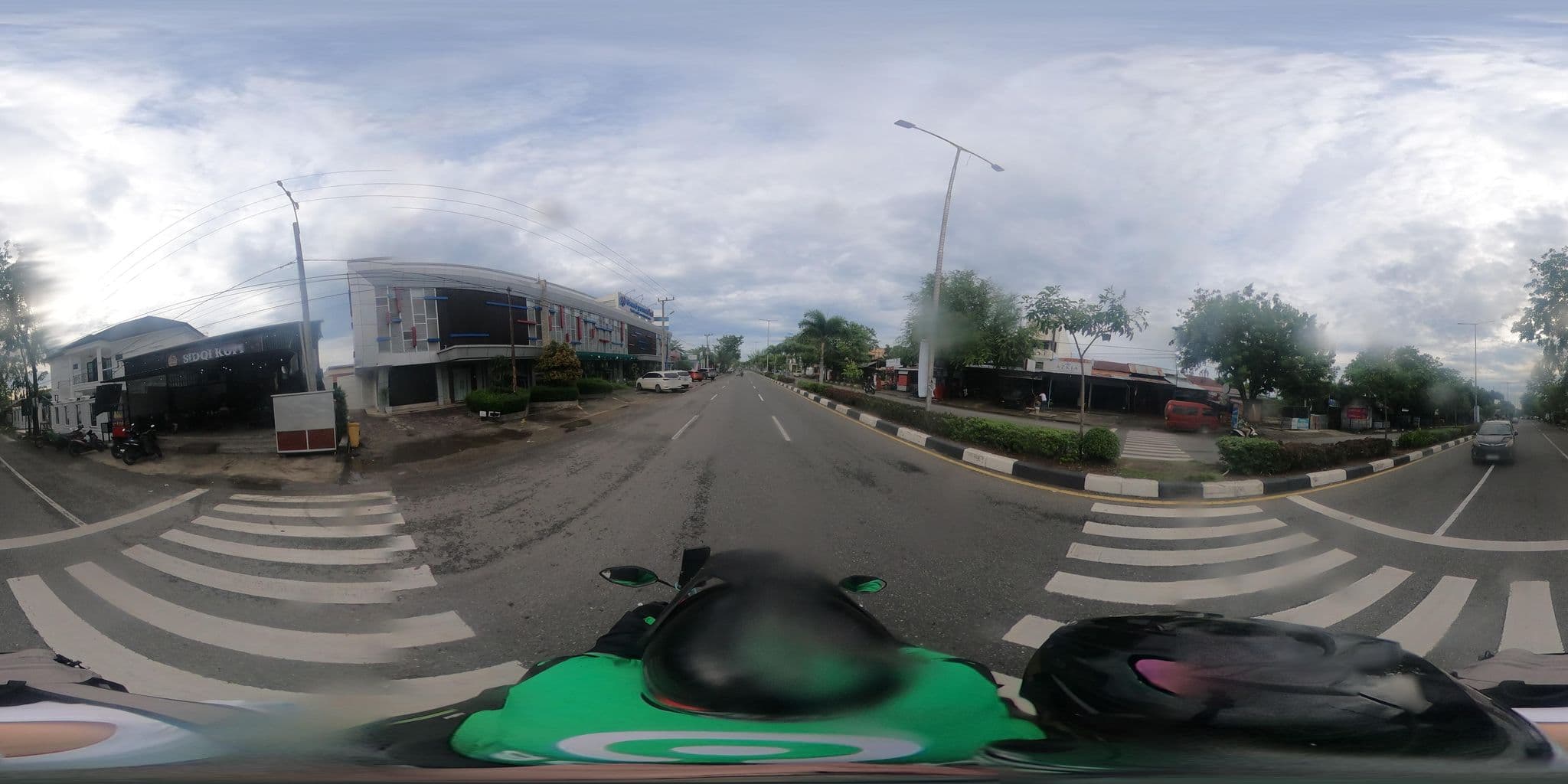 Street view near Grand permatahati, Banda Aceh — © rgtm_ryuiki (CC BY-SA · Mapillary)