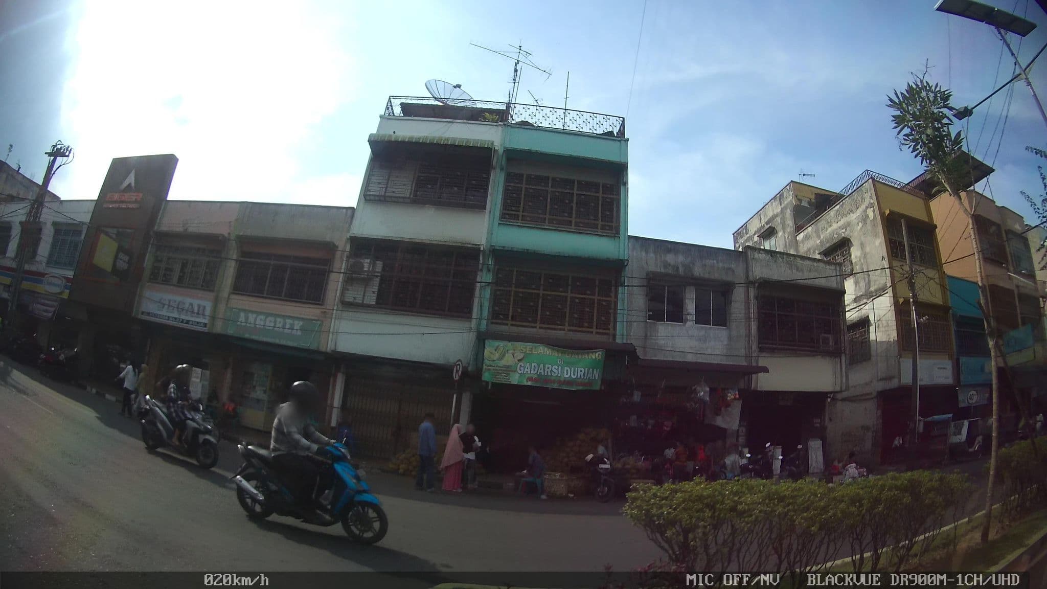 Street view near Benny's Room, Binjai — © kaart_2 (CC BY-SA · Mapillary)