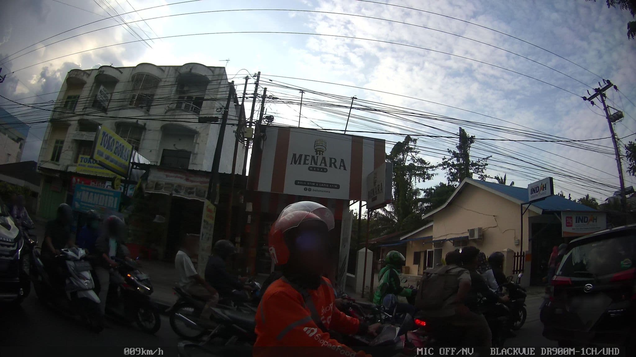 Street view near Saka Hotel, Sunggal — © kaart_2 (CC BY-SA · Mapillary)