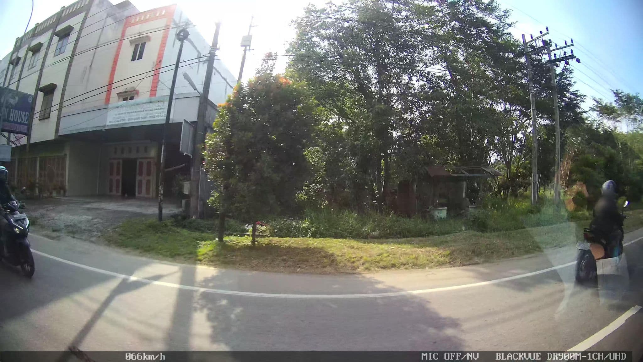 Street view near Royyan Inn-Backpacker Hostel-Kno Kualanamu, Percut — © kaart_2 (CC BY-SA · Mapillary)
