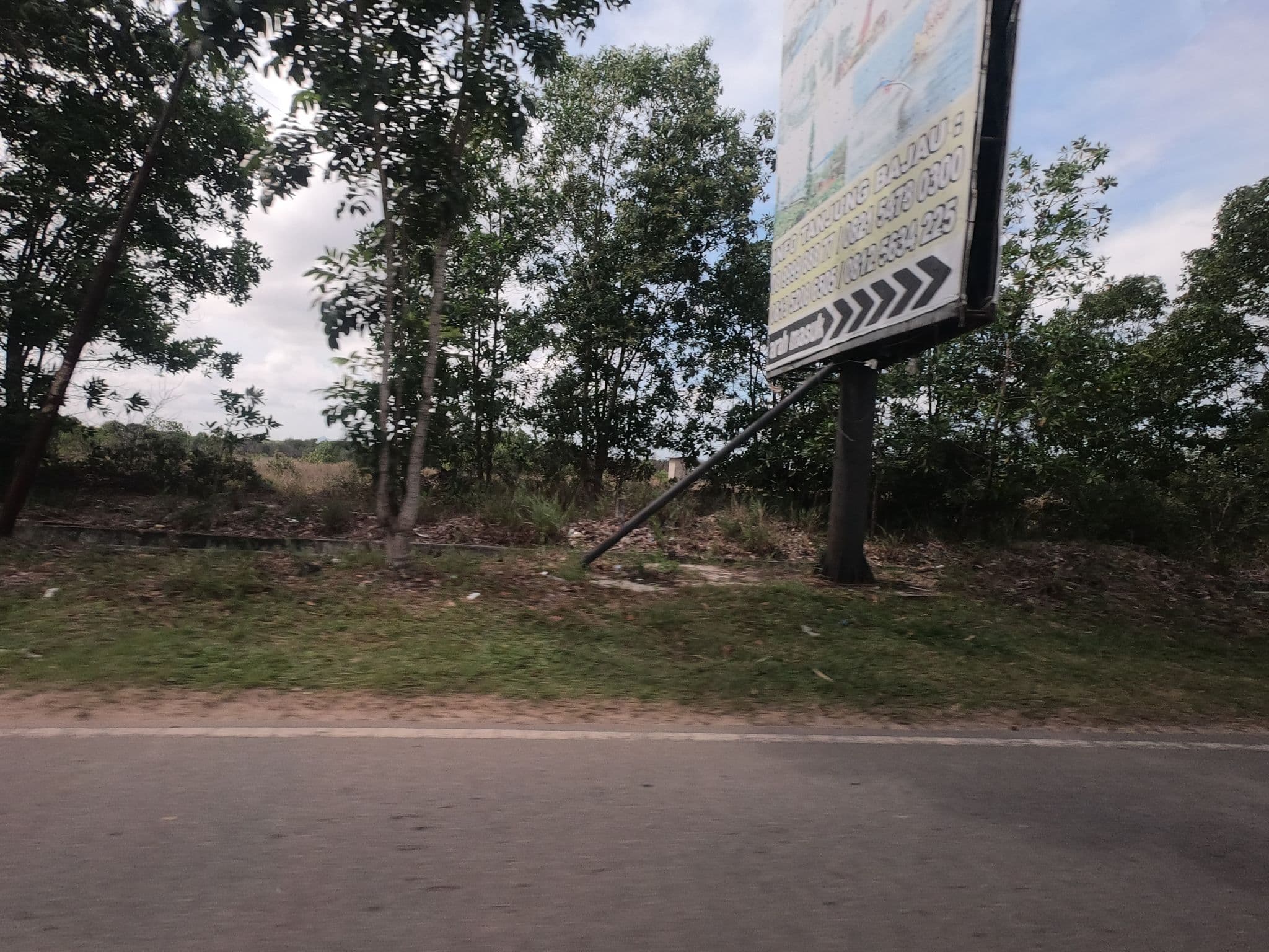 Street view near Pasir panjang, Singkawang — © addharuery (CC BY-SA · Mapillary)