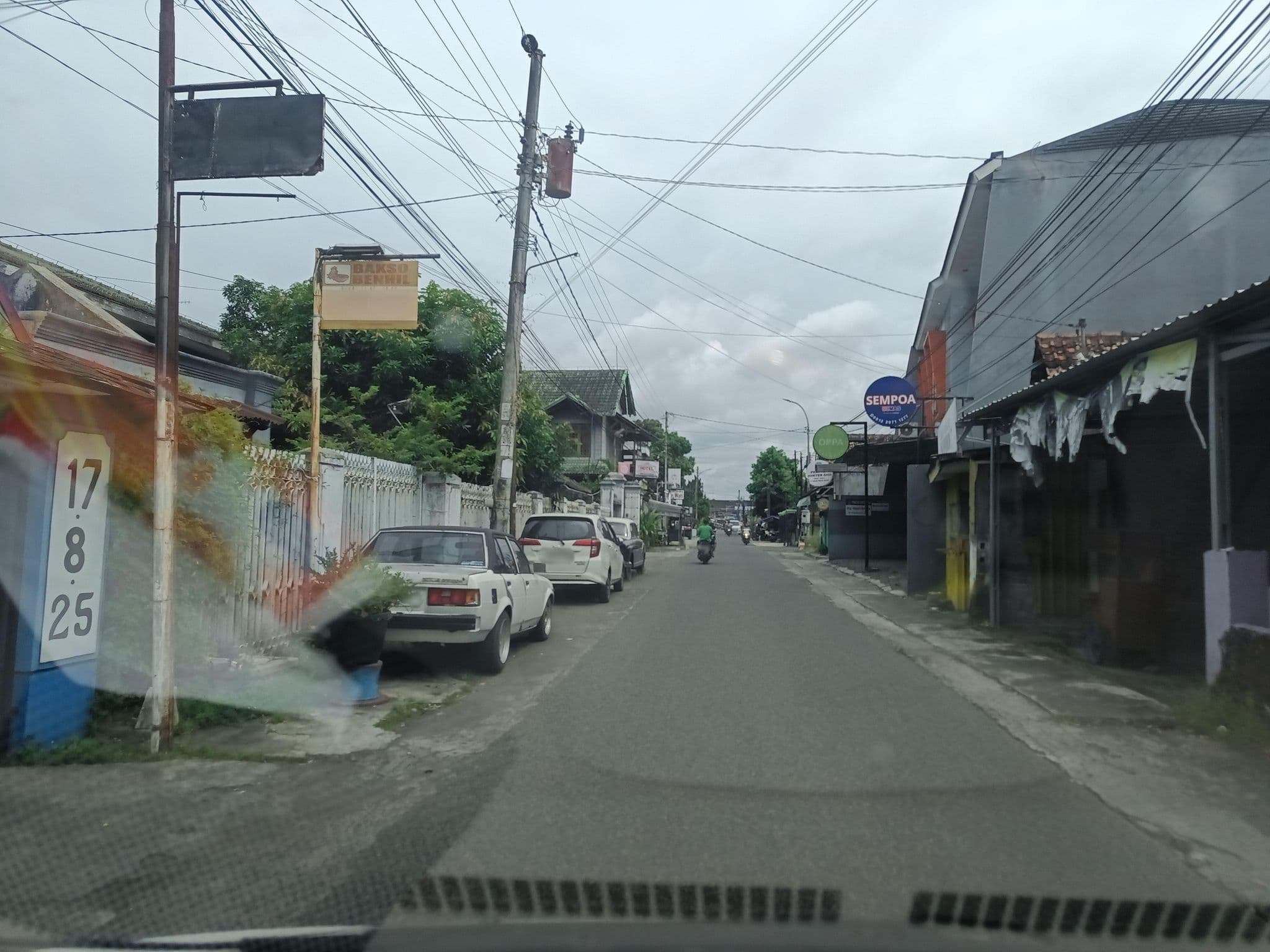Street view near Hotel Nitipuran, Gamping Lor — © hen0ch (CC BY-SA · Mapillary)