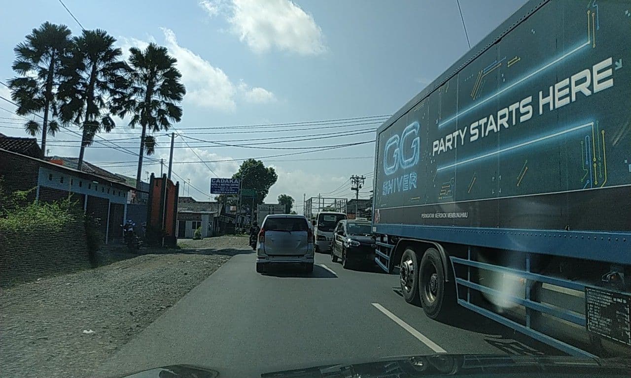 Street view near Hotel Cadaka, Gombong — © riyadiwibowo (CC BY-SA · Mapillary)