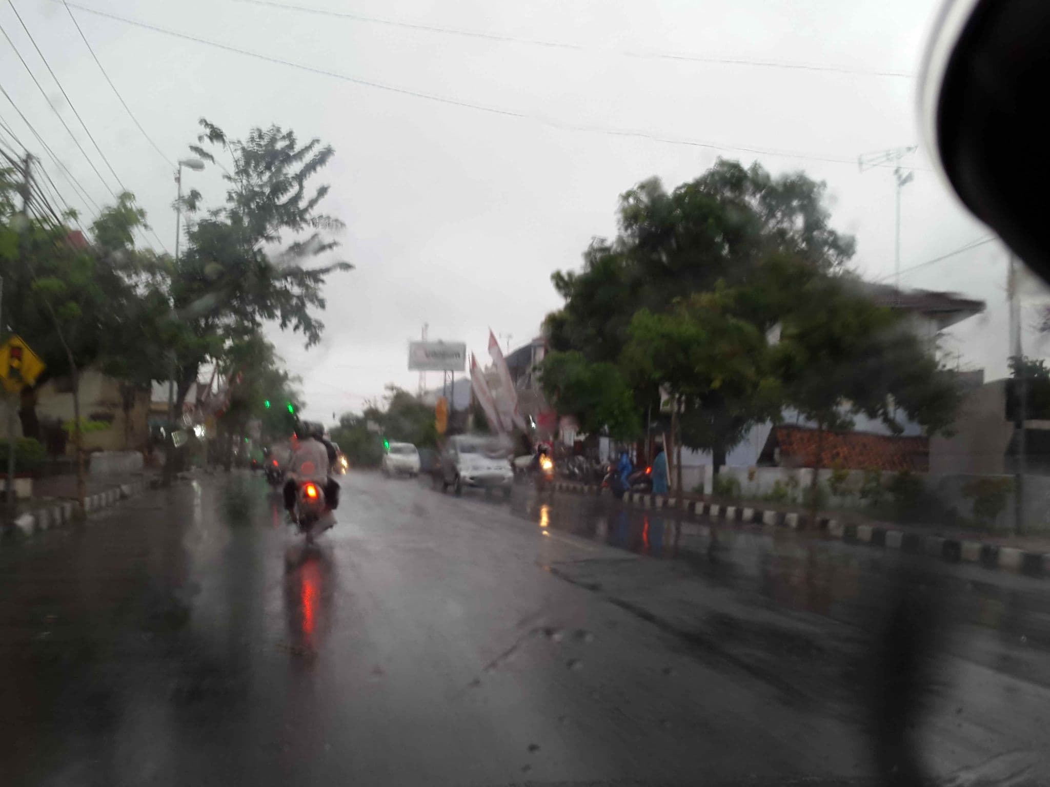 Street view near Hotel Plaza, Kebon Gunung — © roadroid (CC BY-SA · Mapillary)