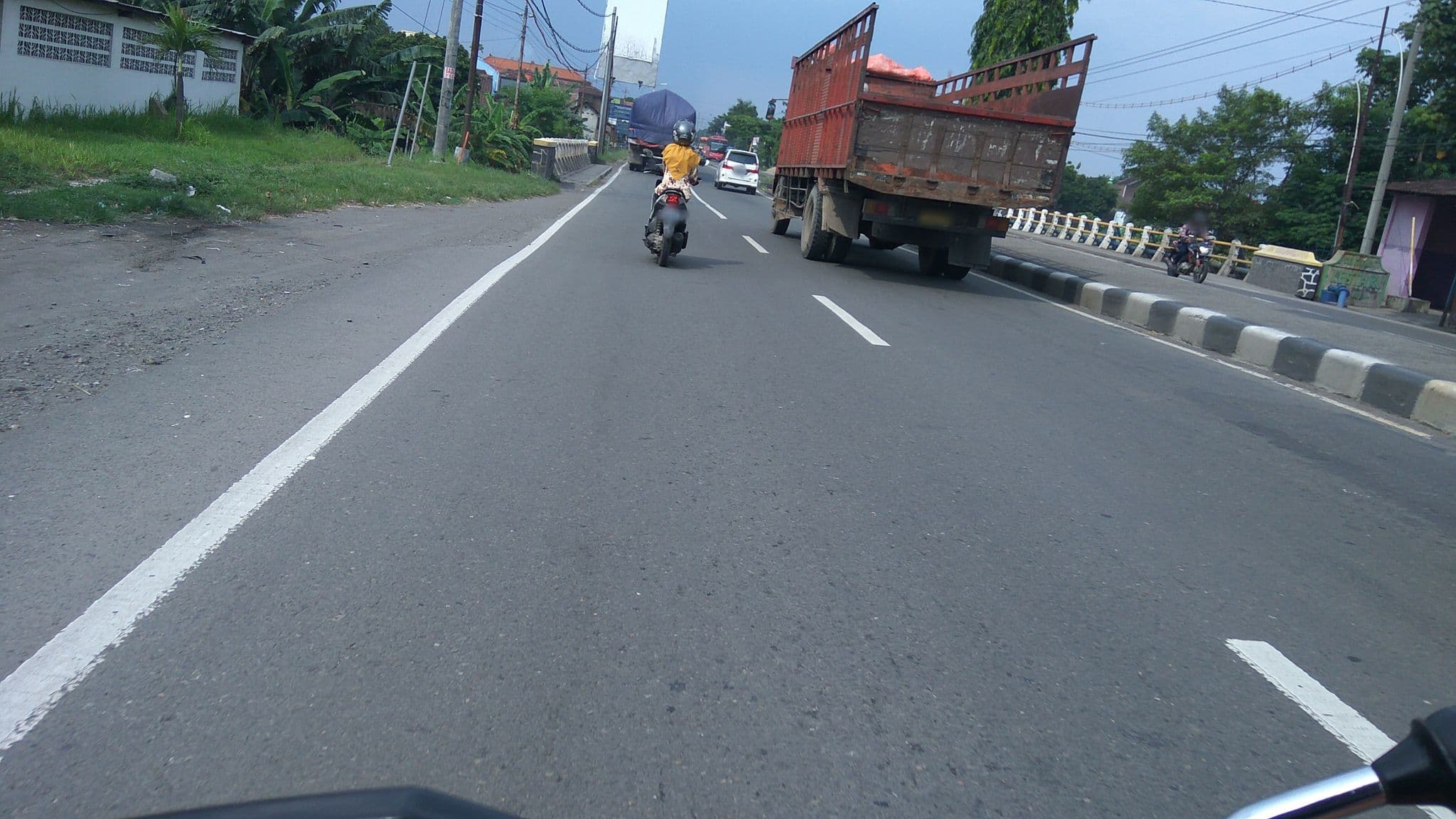 Street view near Kusuma Sahid Prince Hotel, Jaten — © sidik_desuarga (CC BY-SA · Mapillary)