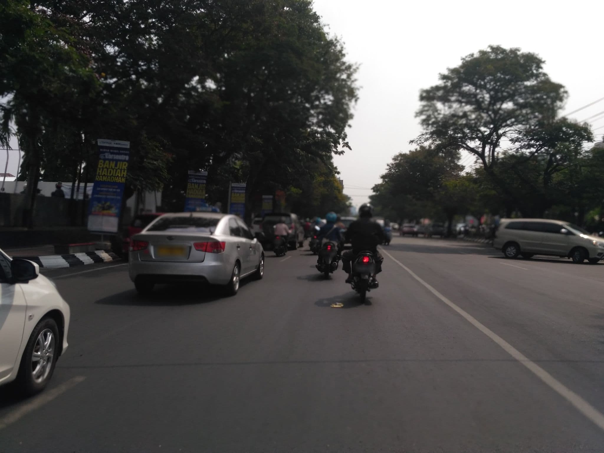 Street view near hotel horrison, Semarang — © nicolas_samosir (CC BY-SA · Mapillary)