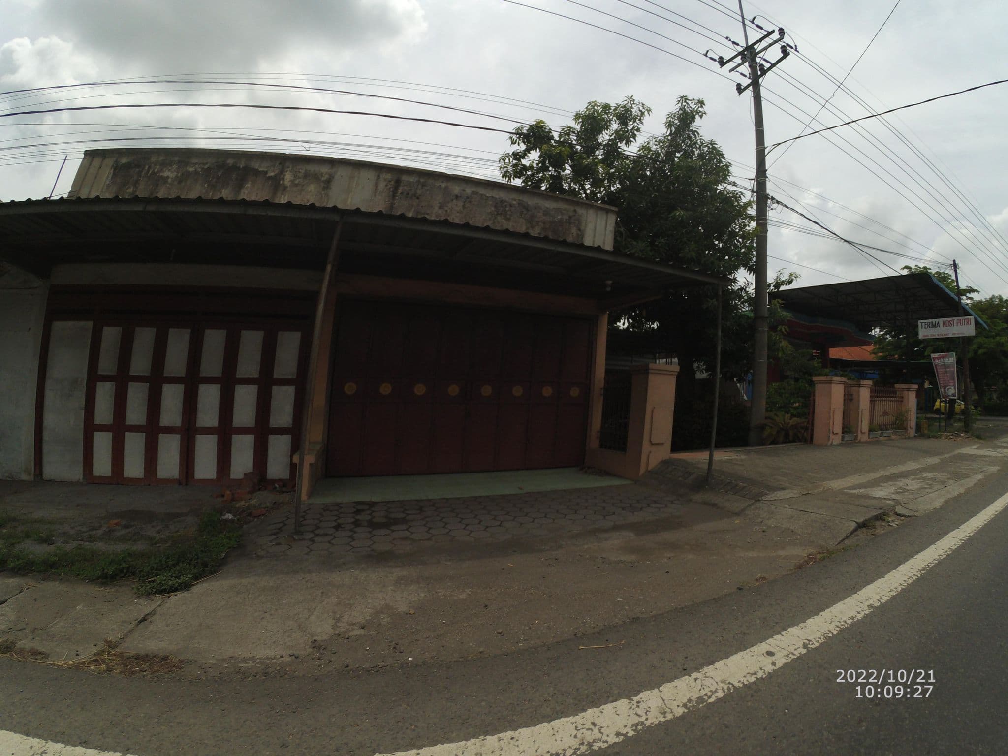 Street view near santika hotel, Soko — © maphunter_id (CC BY-SA · Mapillary)