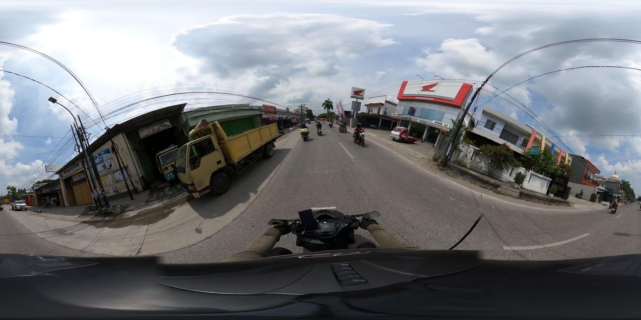 Street view near Hotel wydutama, Cepu — © services_glis (CC BY-SA · Mapillary)