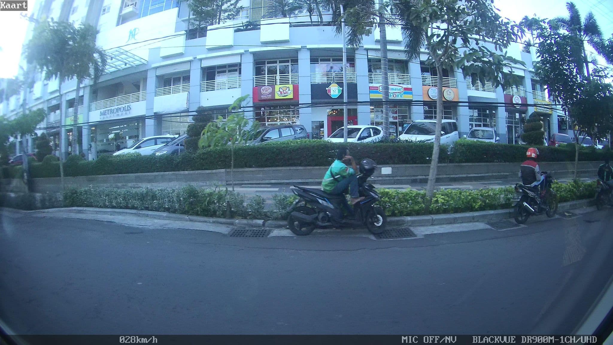 Street view near yukeiko's little kingdom, Surabaya — © kaart_2 (CC BY-SA · Mapillary)