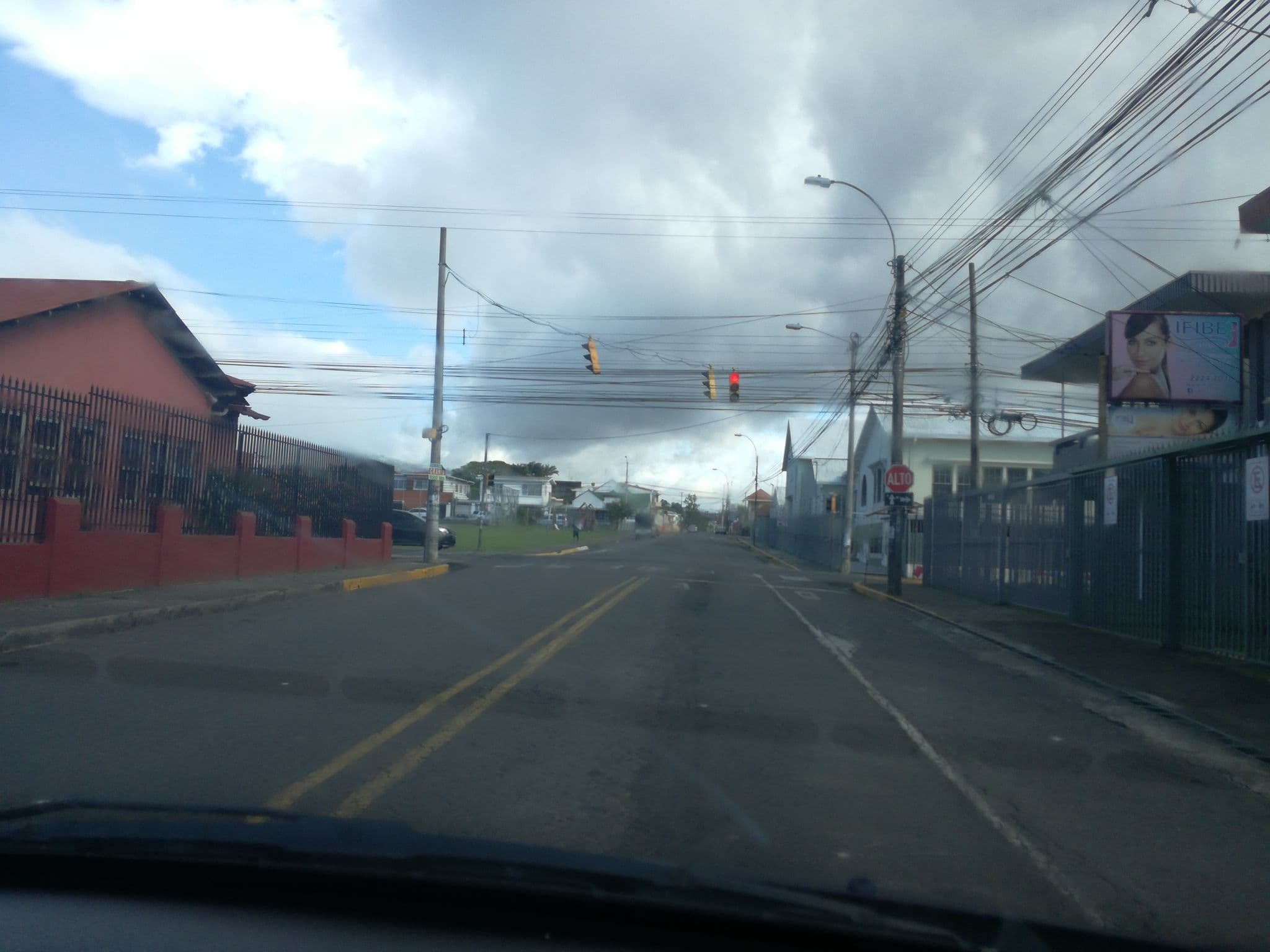 Street view near In The Wind Hostel, San Pedro — © litlplastkastl (CC BY-SA · Mapillary)