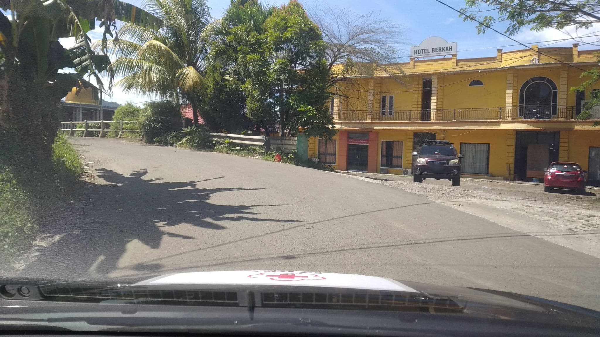 Street view near Wisma Berkah, Mamuju — © benjidad (CC BY-SA · Mapillary)