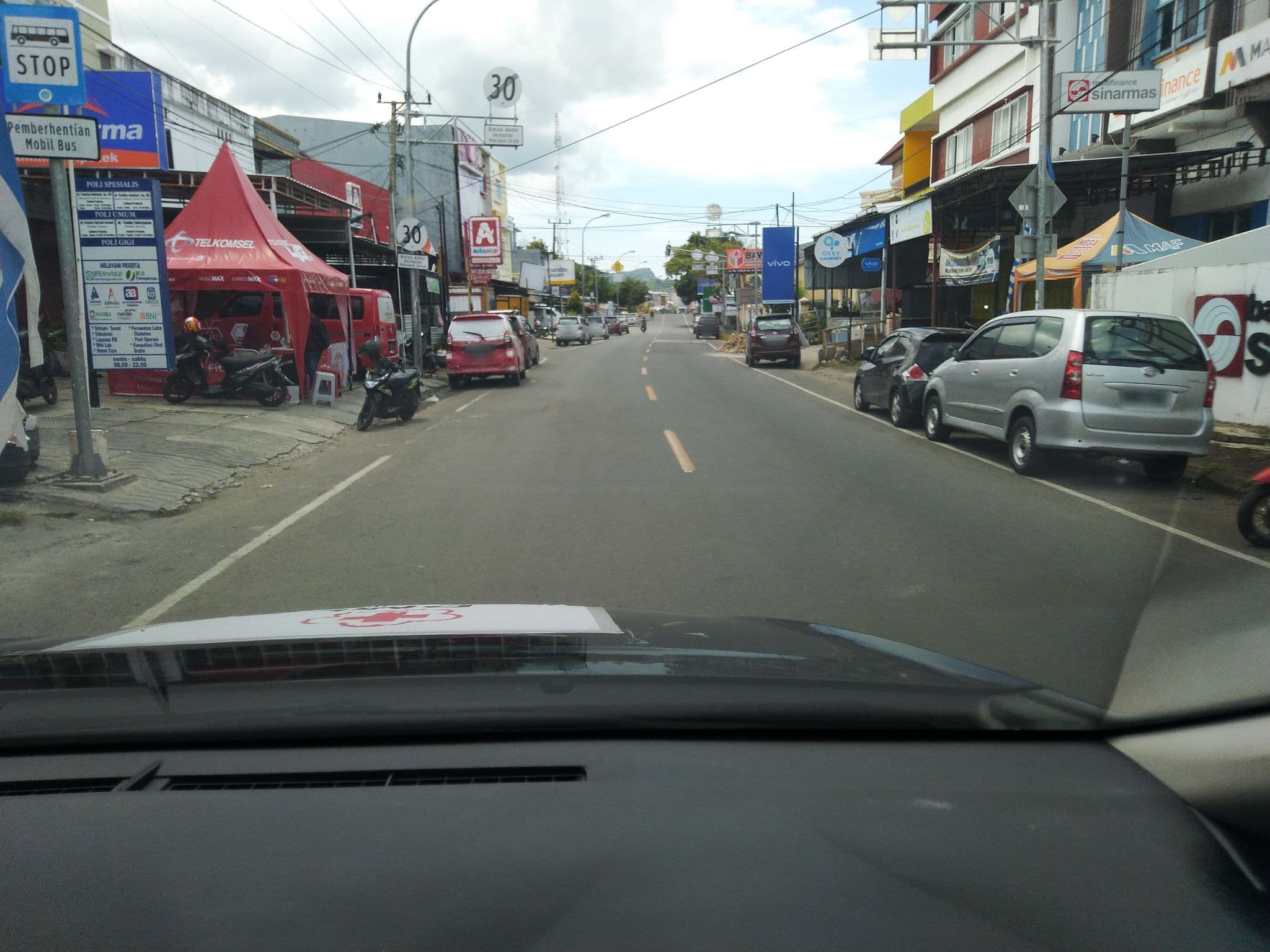 Street view near Mamuju Beach Hotel, Mamuju — © benjidad (CC BY-SA · Mapillary)