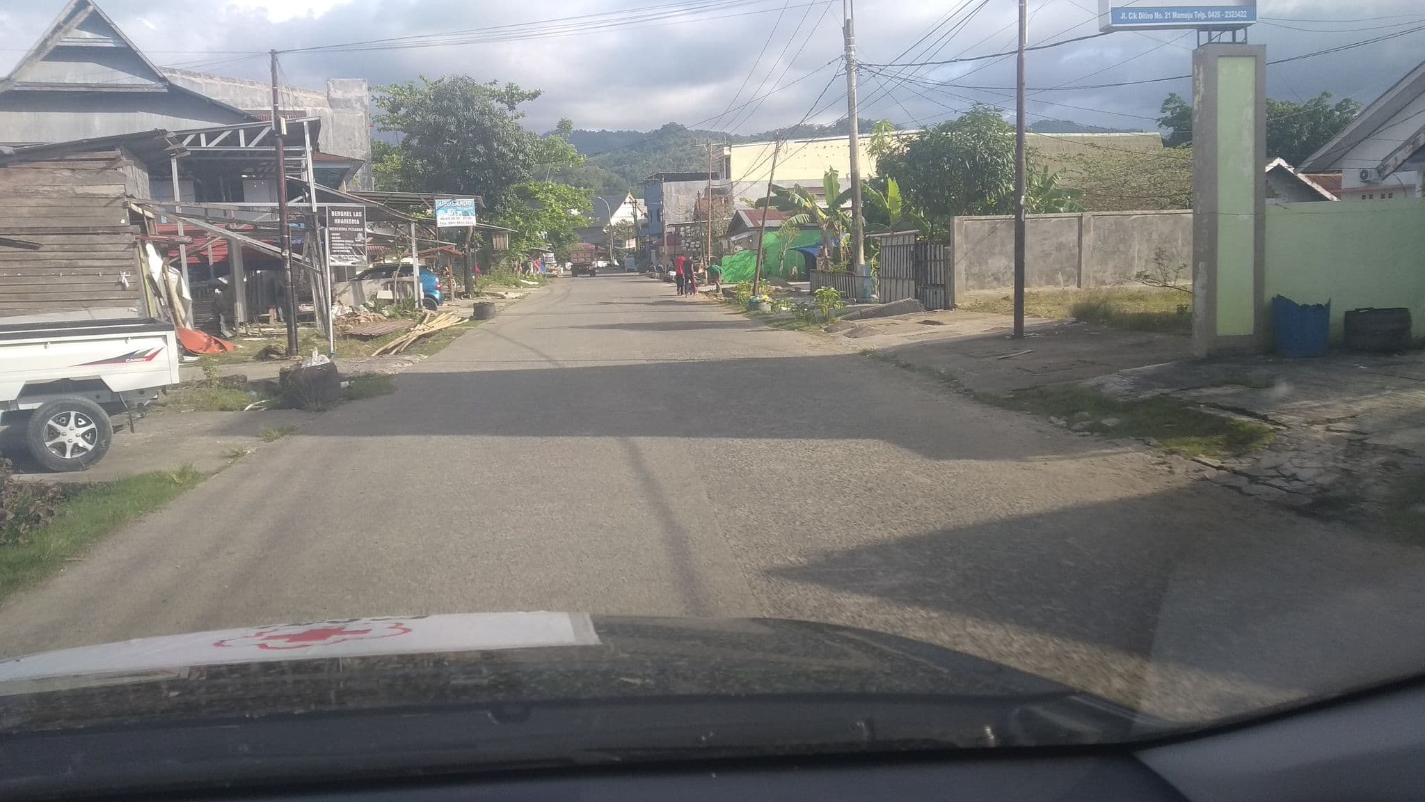 Street view near Pondok Agatha, Mamuju — © benjidad (CC BY-SA · Mapillary)