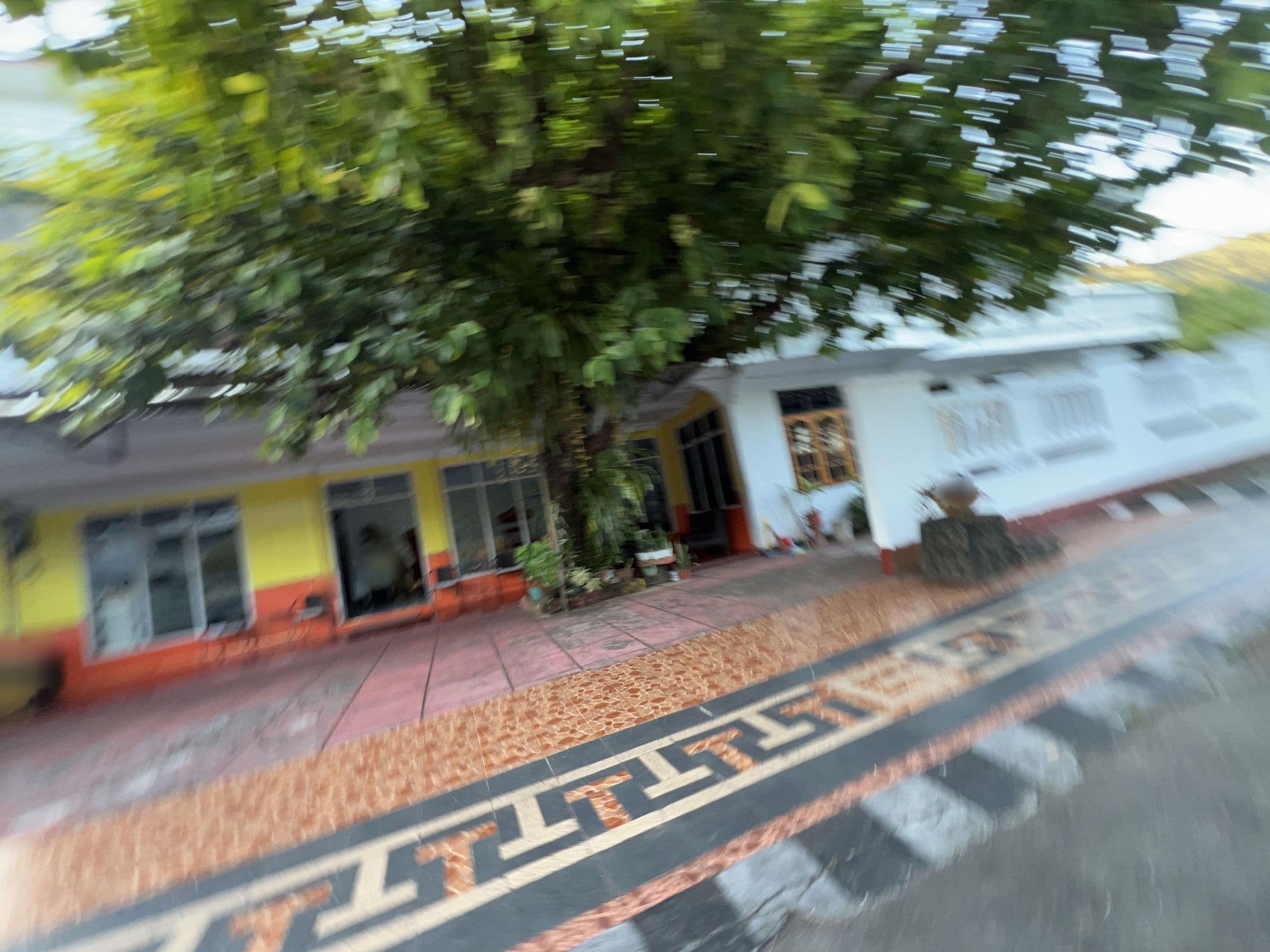 Street view near Bintang Utara Hotel, Tahuna — © hamdani15 (CC BY-SA · Mapillary)