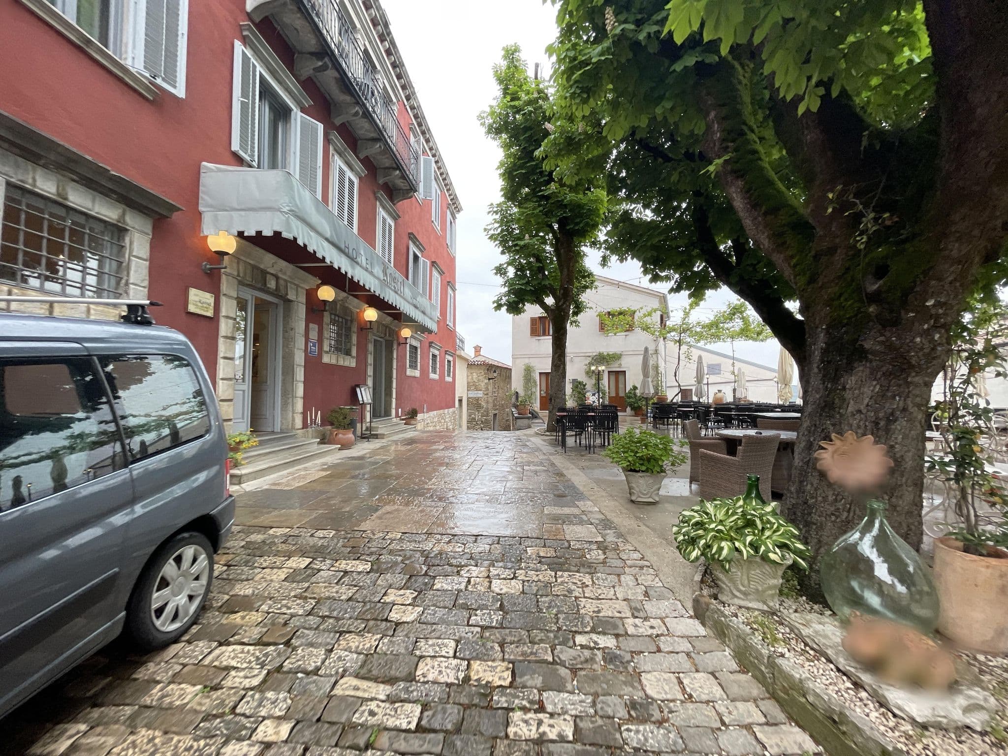 Street view near Apartments Galerija Motovun, Buzet — © filipb (CC BY-SA · Mapillary)