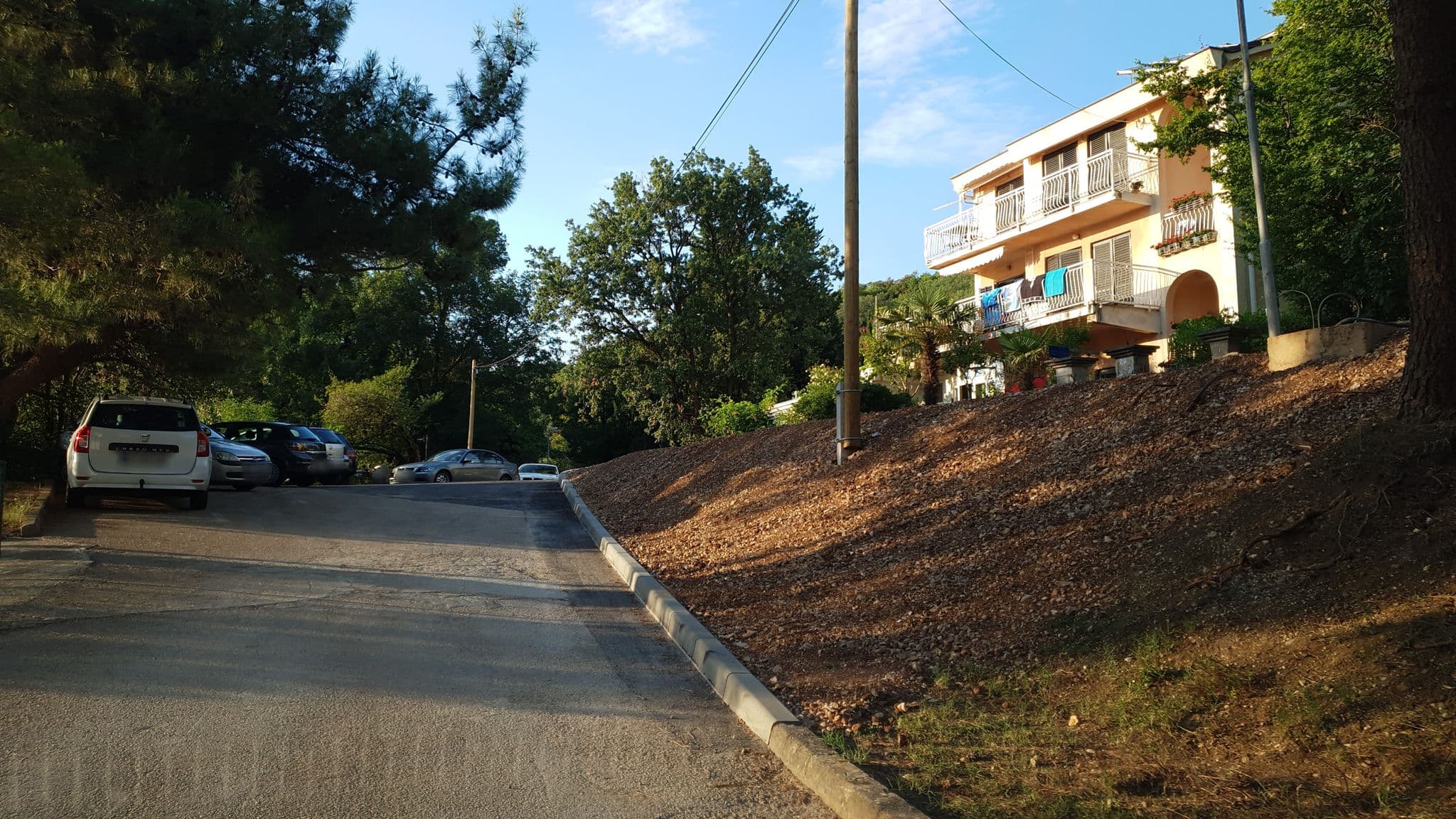Street view near Depadansa Marina, Omišalj — © b166er (CC BY-SA · Mapillary)