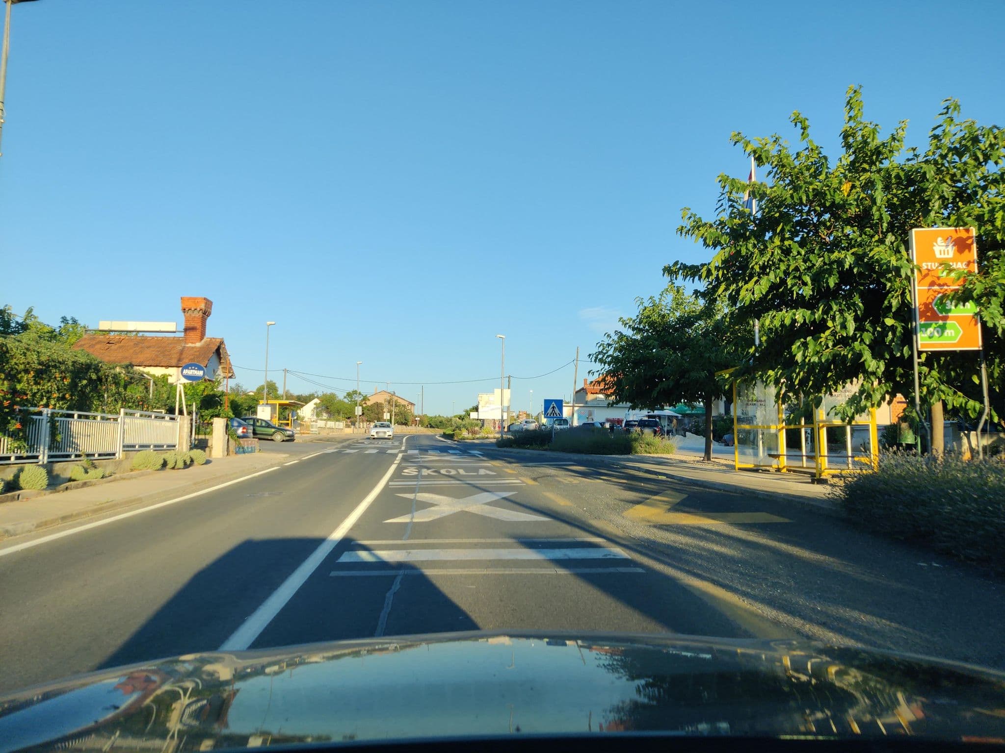 Street view near Apartments Marko 527, Pakoštane — © kietlak (CC BY-SA · Mapillary)