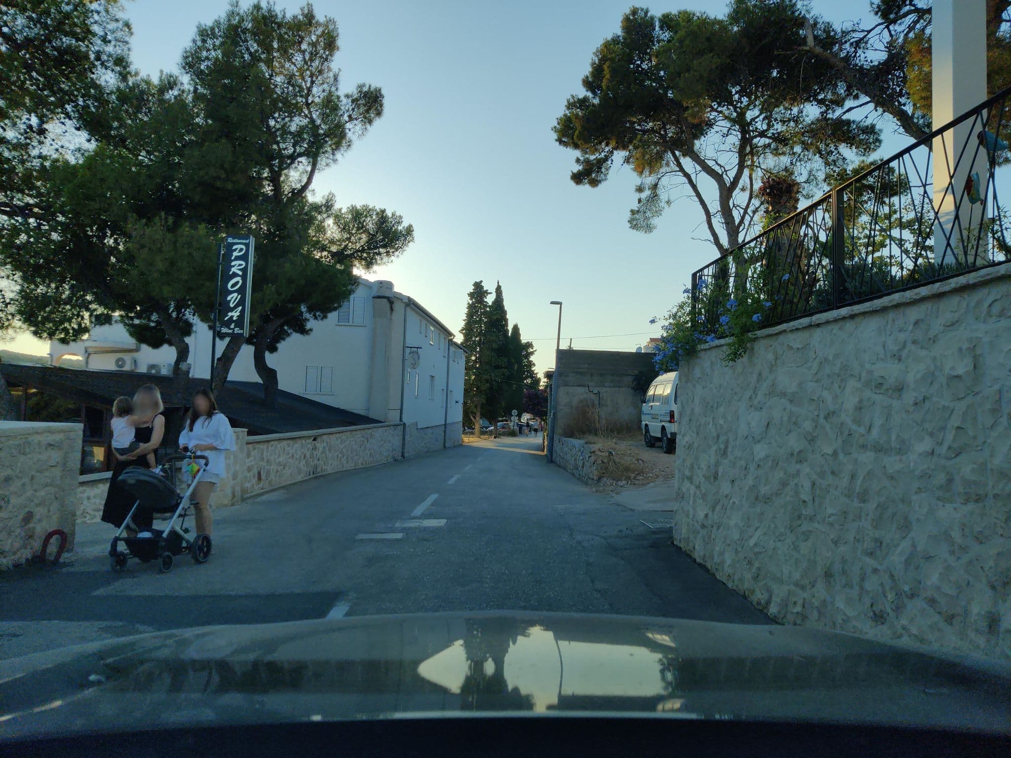 Street view near Apartments Hari Tisno, Tisno — © kietlak (CC BY-SA · Mapillary)