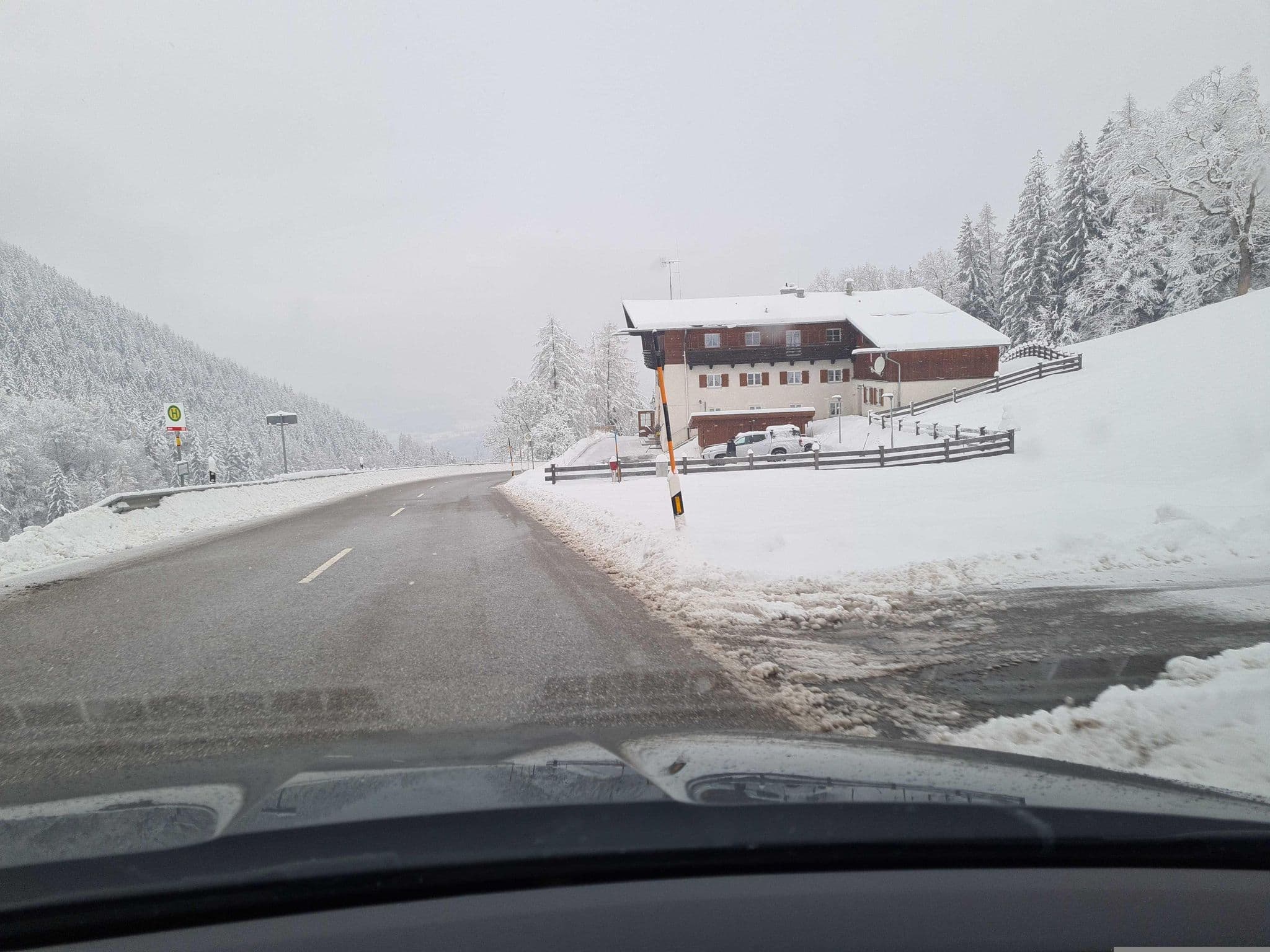 Street view near Pension Madllehen, Bad Vigaun — © schermy_at (CC BY-SA · Mapillary)