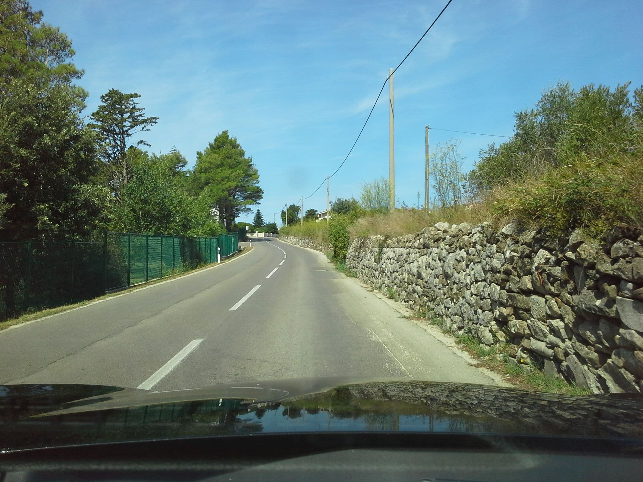 Street view near Apartments Angela, Kampor — © klypern (CC BY-SA · Mapillary)