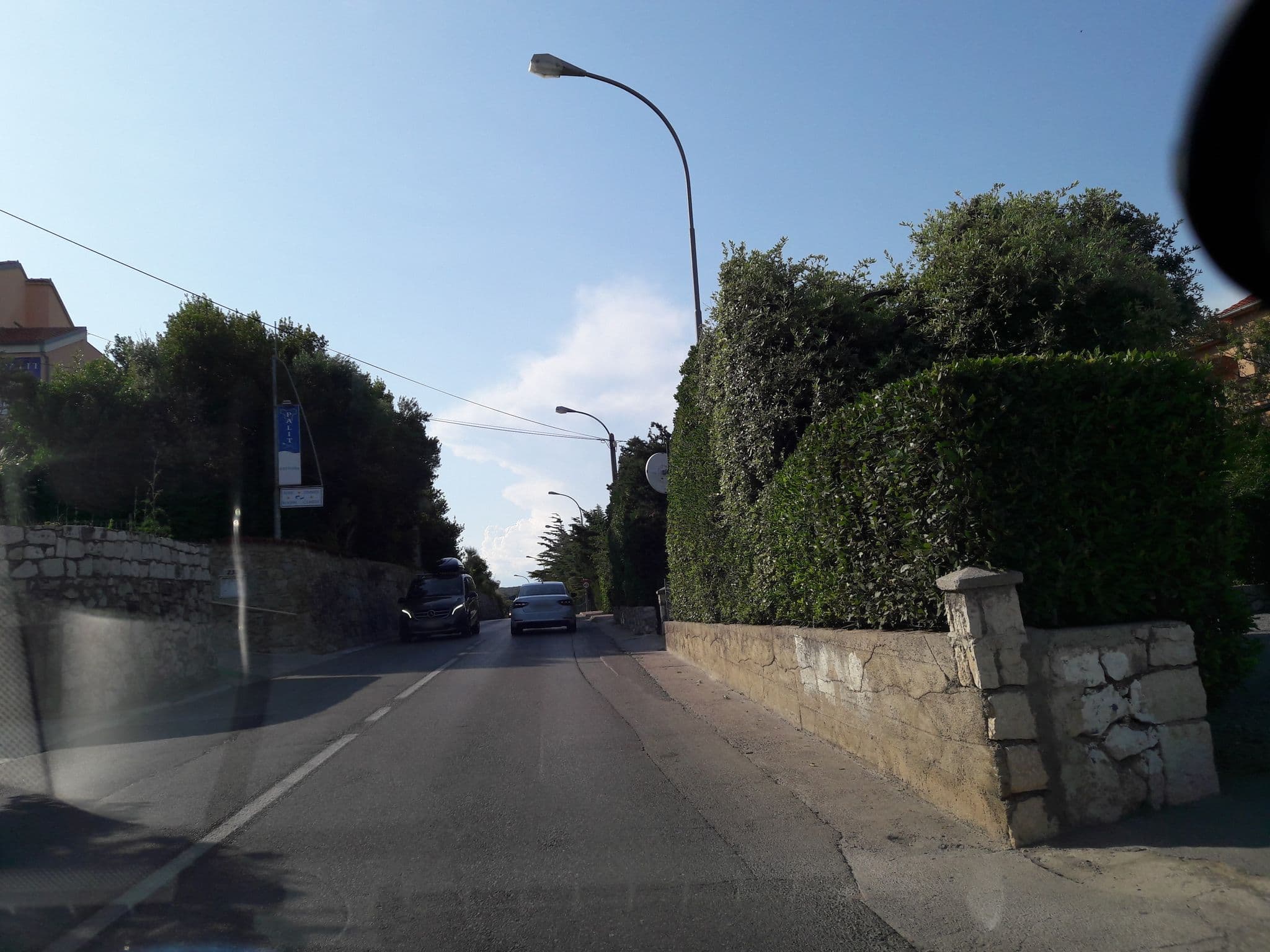Street view near Apartmani i sobe Mara, Palit — © osmapper (CC BY-SA · Mapillary)