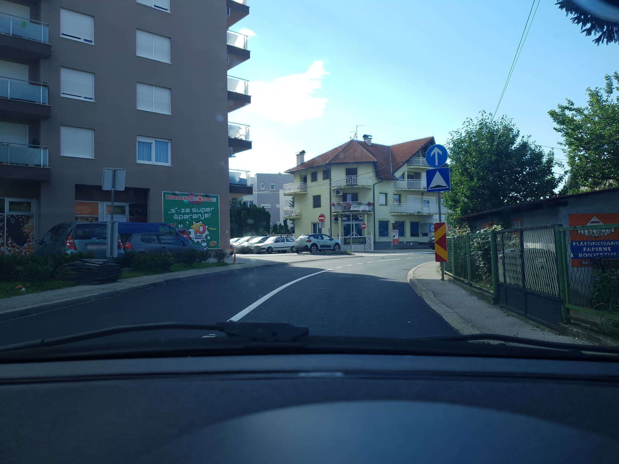 Street view near Apartment Capital Town, Jankomir — © mik007 (CC BY-SA · Mapillary)