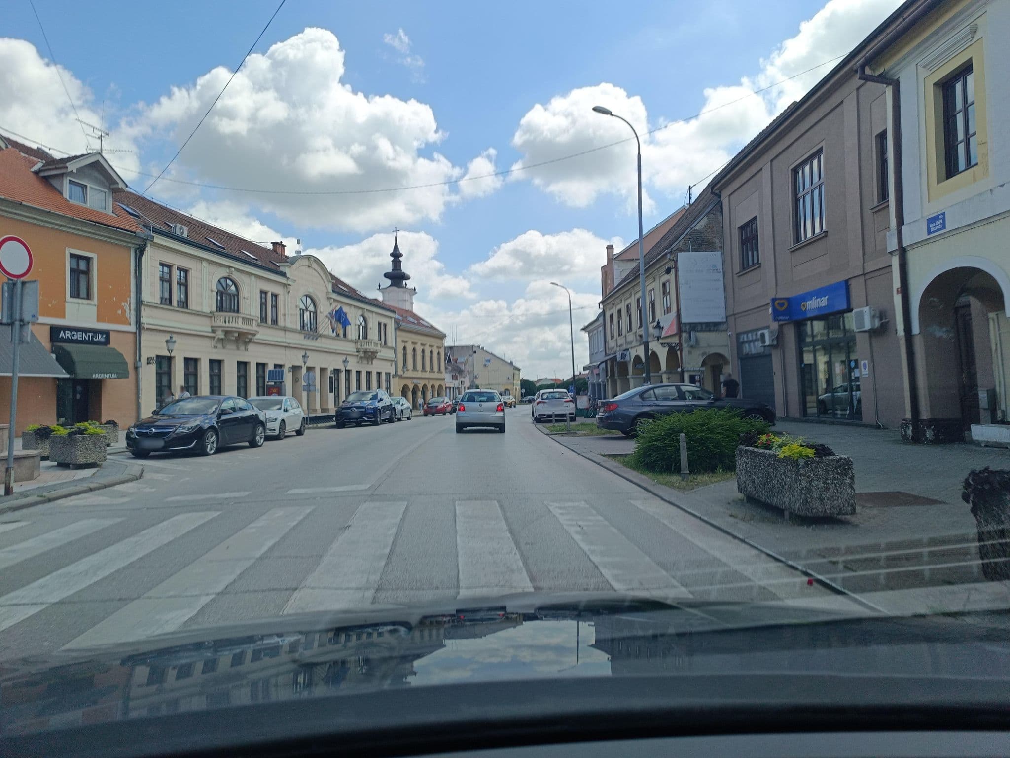 Street view near Hodnik, Vinkovci — © Sarmafanboy (CC BY-SA · Mapillary)