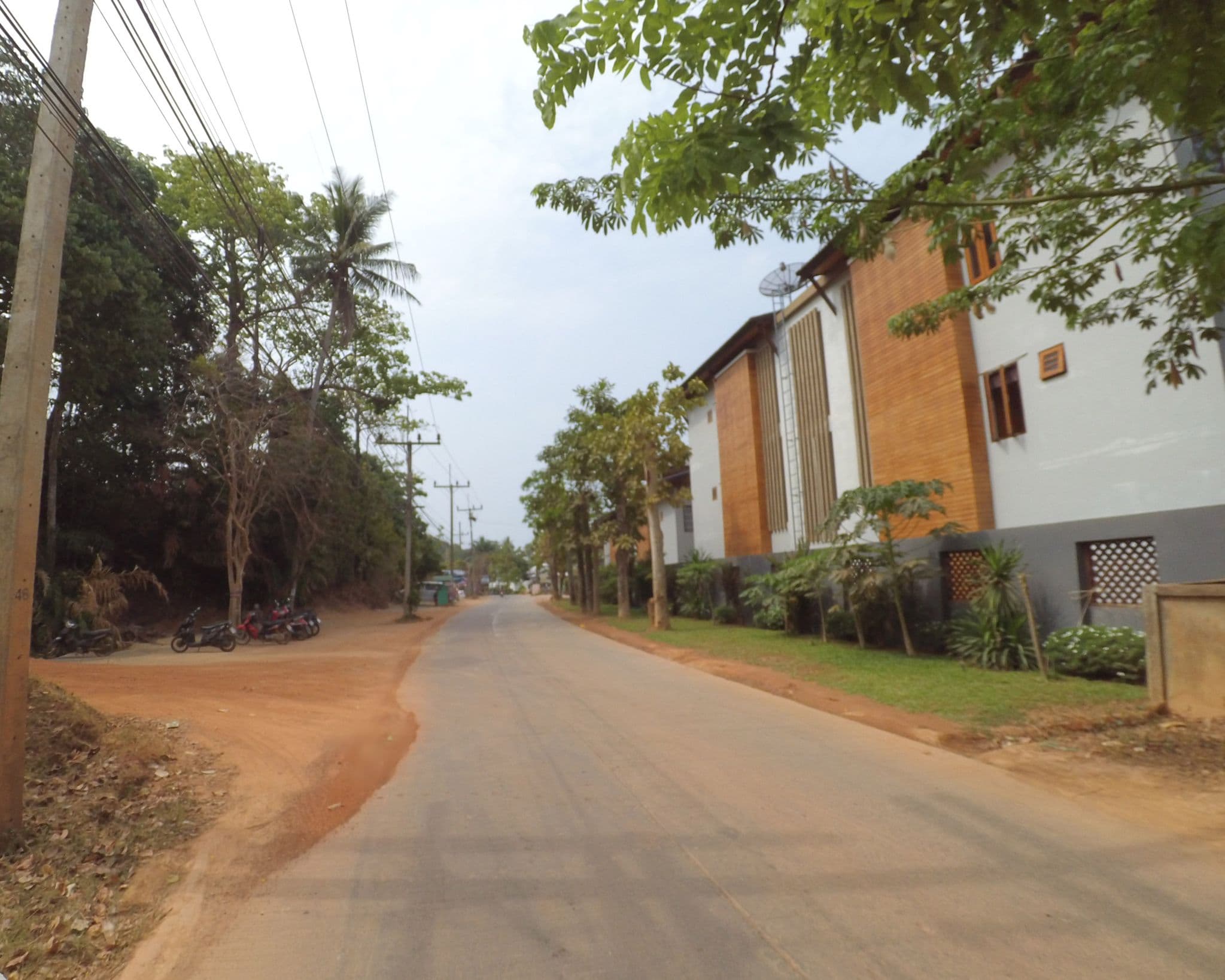 Street view near Lanta Miami Resort, Ko Lanta — © soesoe (CC BY-SA · Mapillary)