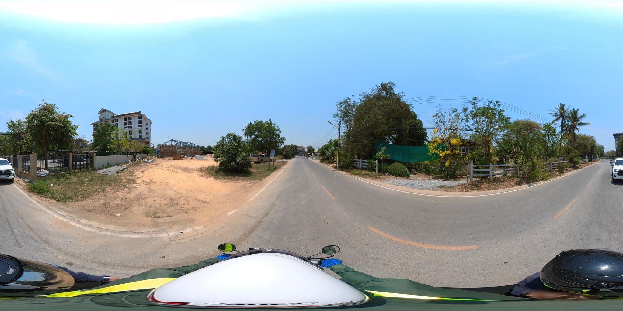 Street view near โรงแรมเทรนดี้, Nakhon Pathom — © NAKHONPATHOM_CITY_STREET_VIEW (CC BY-SA · Mapillary)