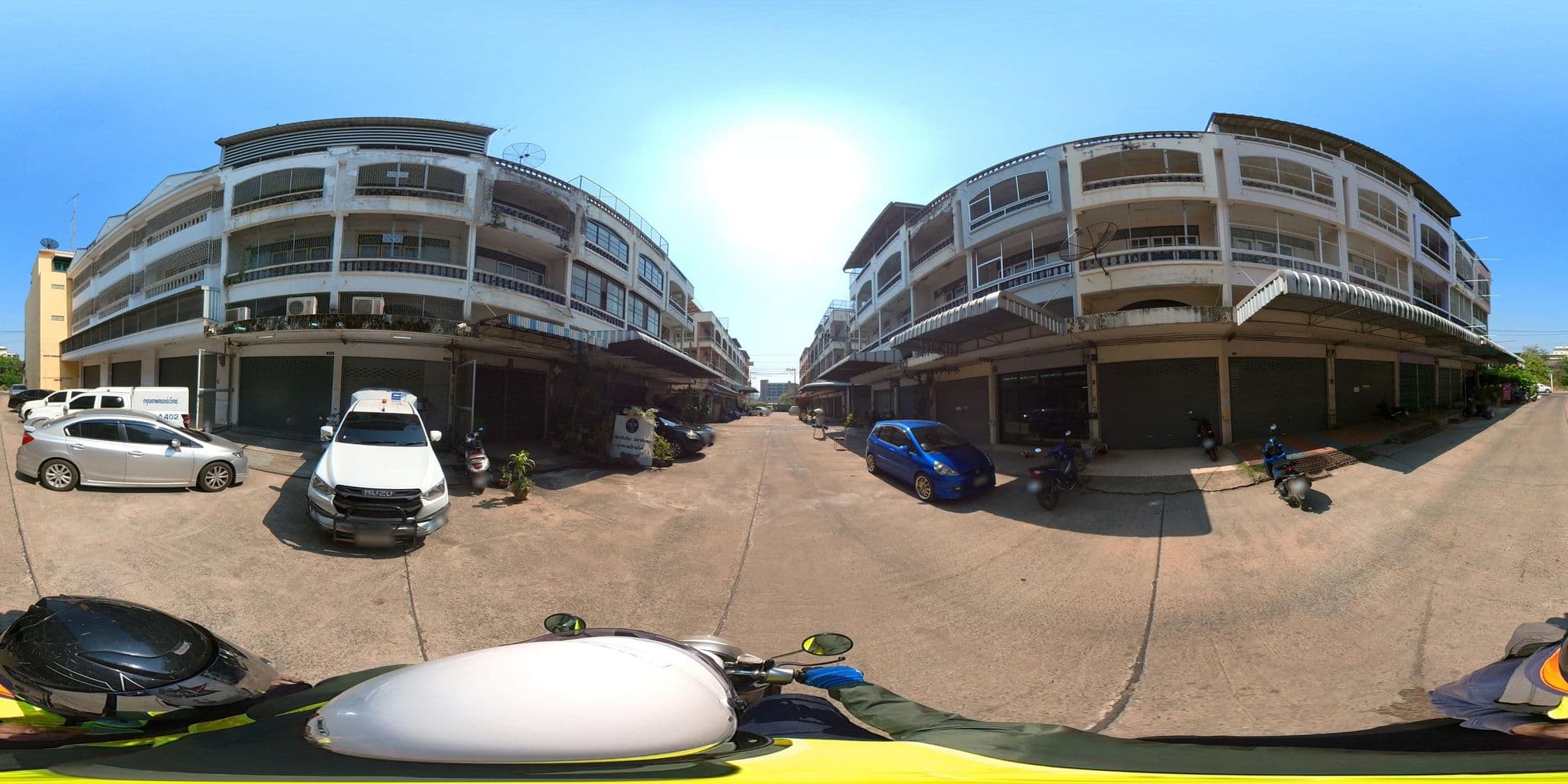 Street view near โรงแรมเท็ดดี้, Nakhon Pathom — © NAKHONPATHOM_CITY_STREET_VIEW (CC BY-SA · Mapillary)