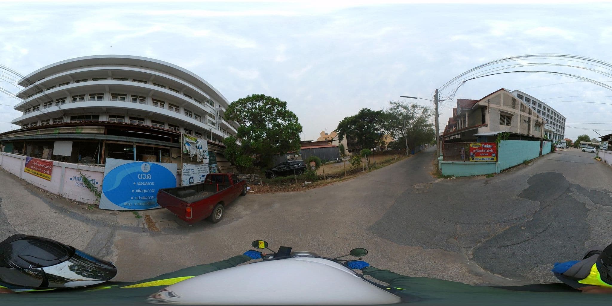 Street view near โรงแรมริเวอร์ (River Hotel), Nakhon Pathom — © NAKHONPATHOM_CITY_STREET_VIEW (CC BY-SA · Mapillary)