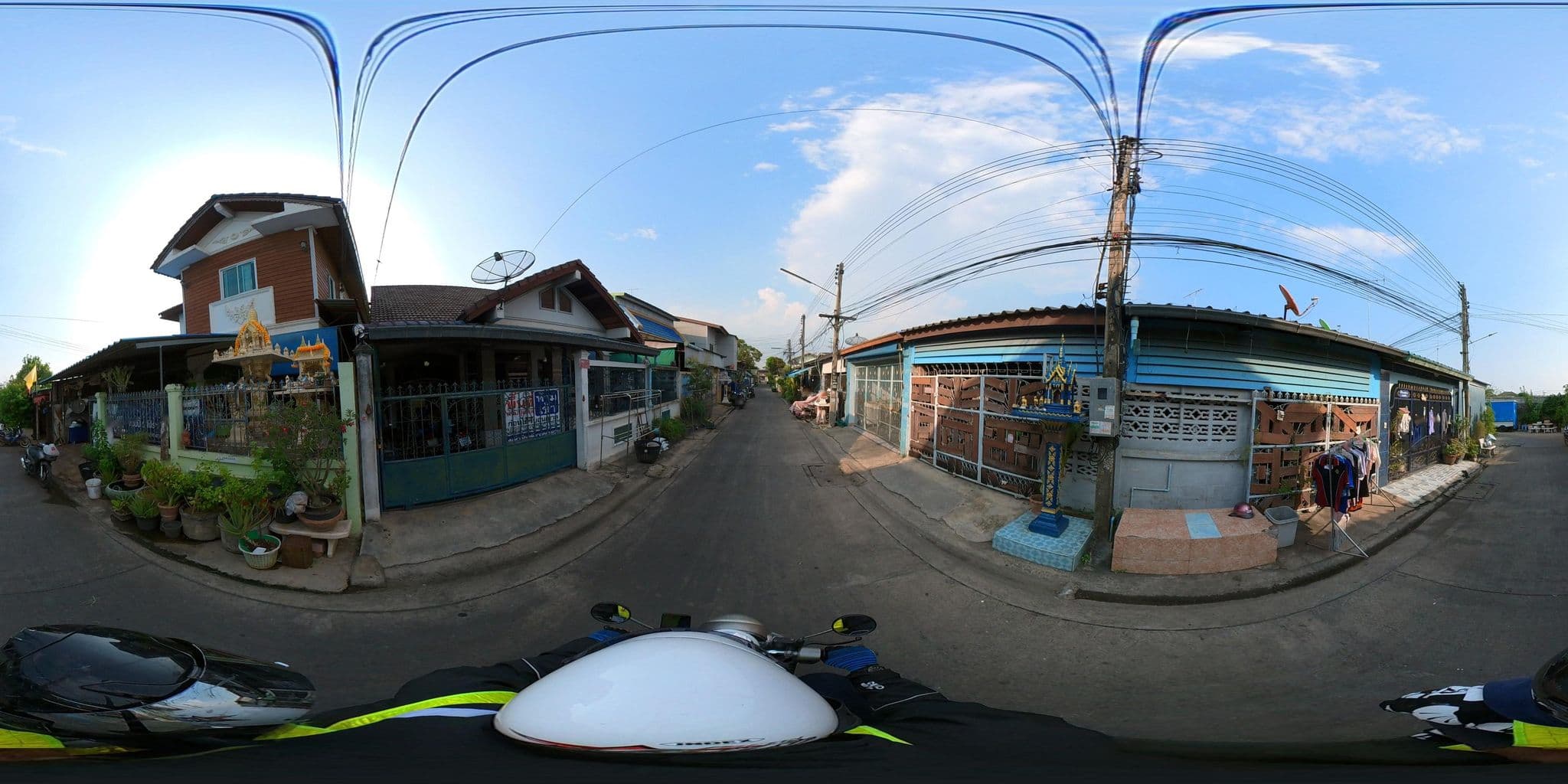 Street view near โรงแรมราชพฤกษ์วิลเลียม, Nakhon Pathom — © NAKHONPATHOM_CITY_STREET_VIEW (CC BY-SA · Mapillary)