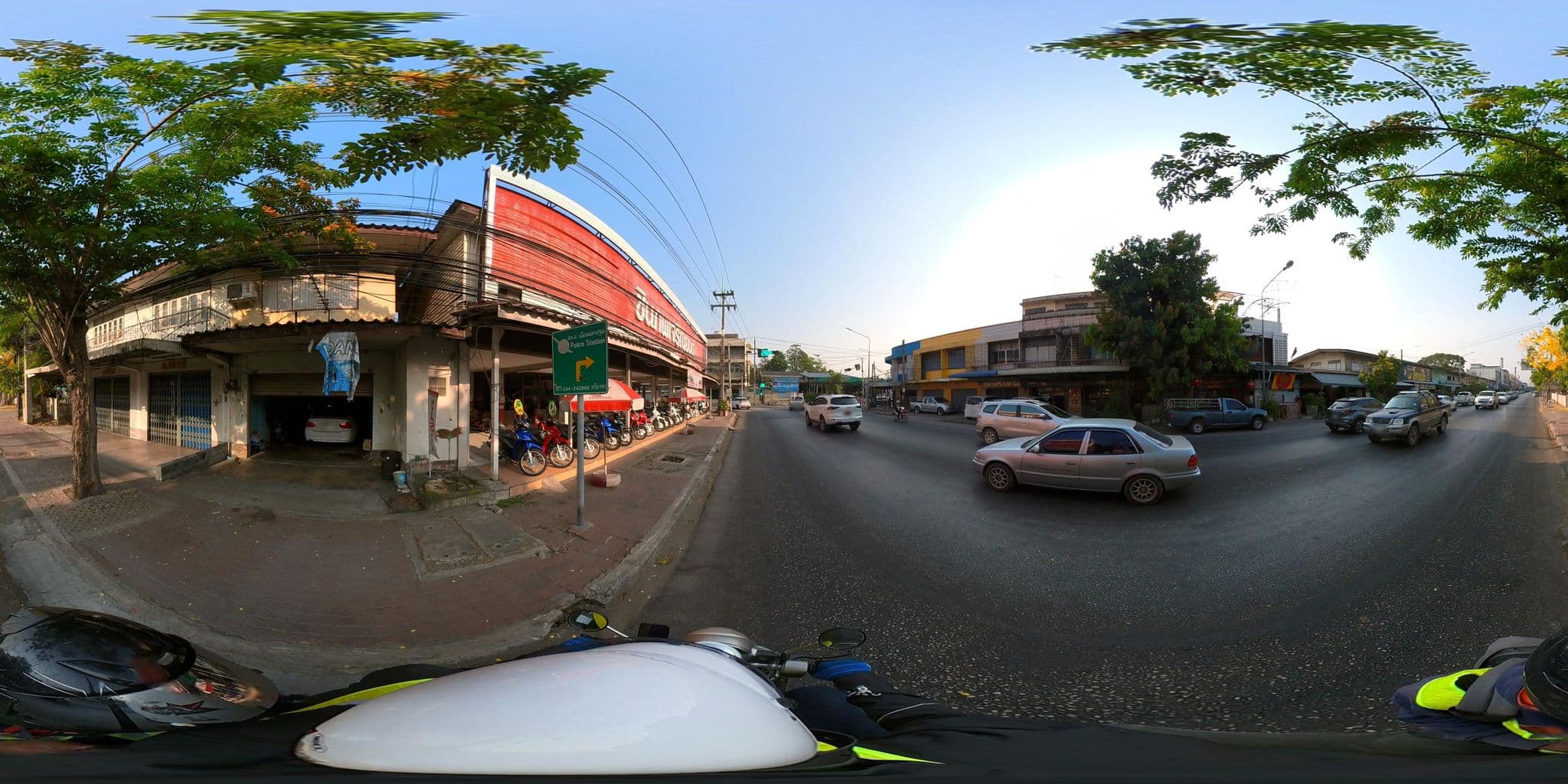 Street view near พระตำหนักคุณหญิงจี๊ธ(เอมอัญญาท์), Nakhon Pathom — © NAKHONPATHOM_CITY_STREET_VIEW (CC BY-SA · Mapillary)