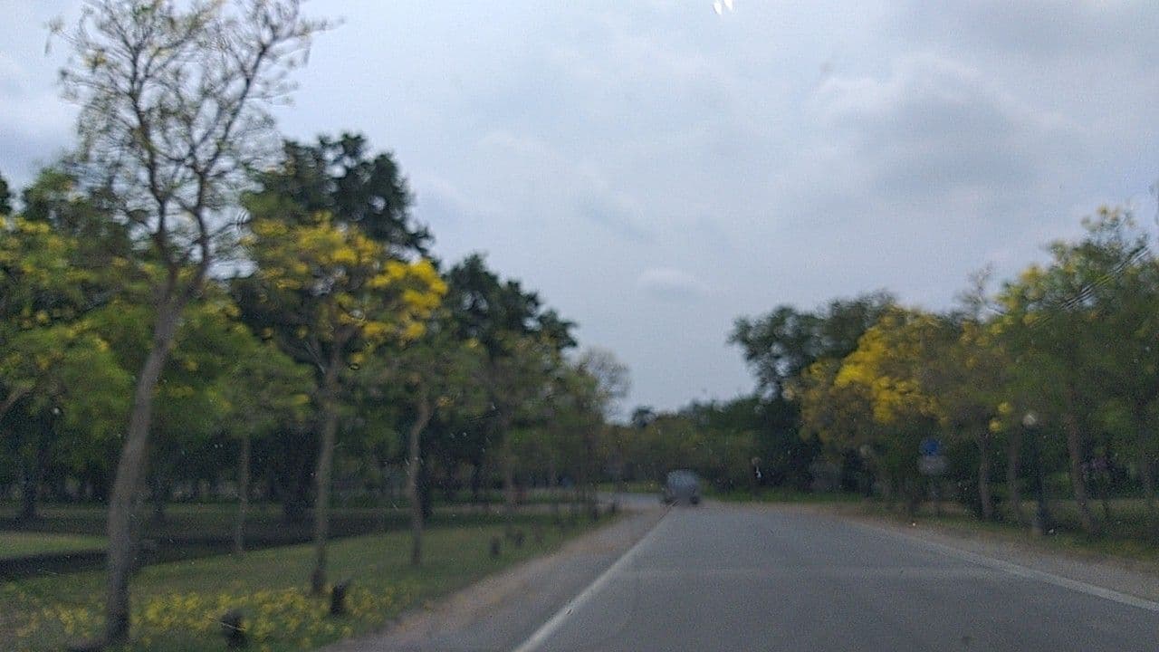 Street view near Mahaswasdee I (Salaya Pavilion Hotel), Thawi Watthana — © ozflor (CC BY-SA · Mapillary)