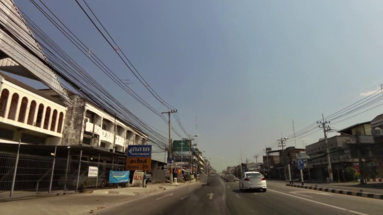 Street view near ตลาดแทรกเตอร์ ชลบุรี, Chon Buri — © toffy (CC BY-SA · Mapillary)