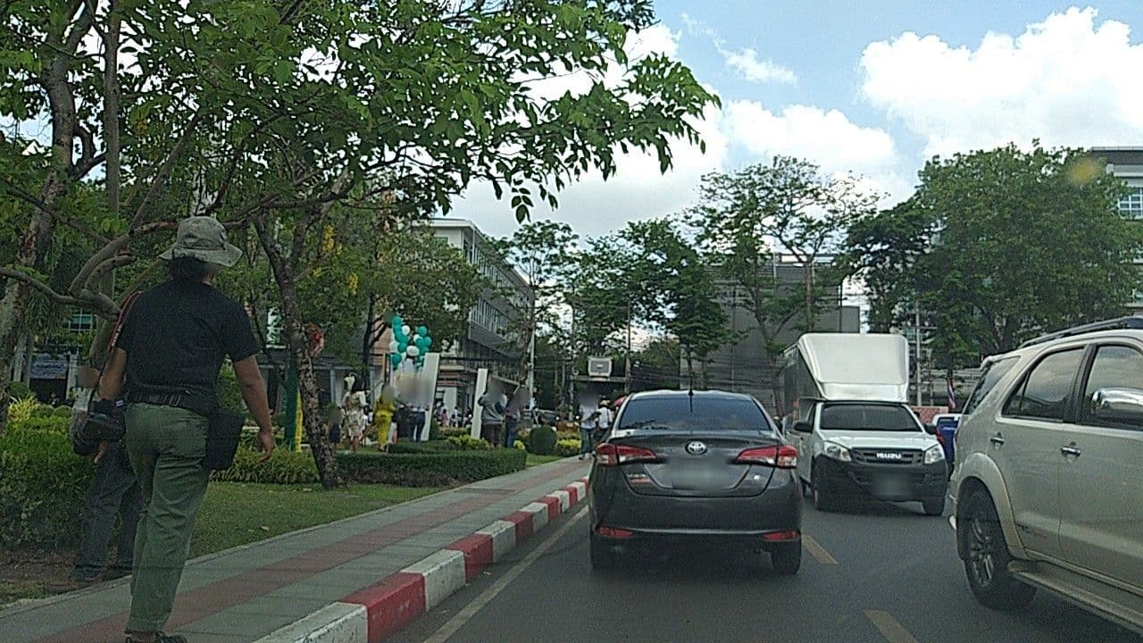 Street view near พระนครแกรนด์วิลล์, Lak Si — © ozflor (CC BY-SA · Mapillary)