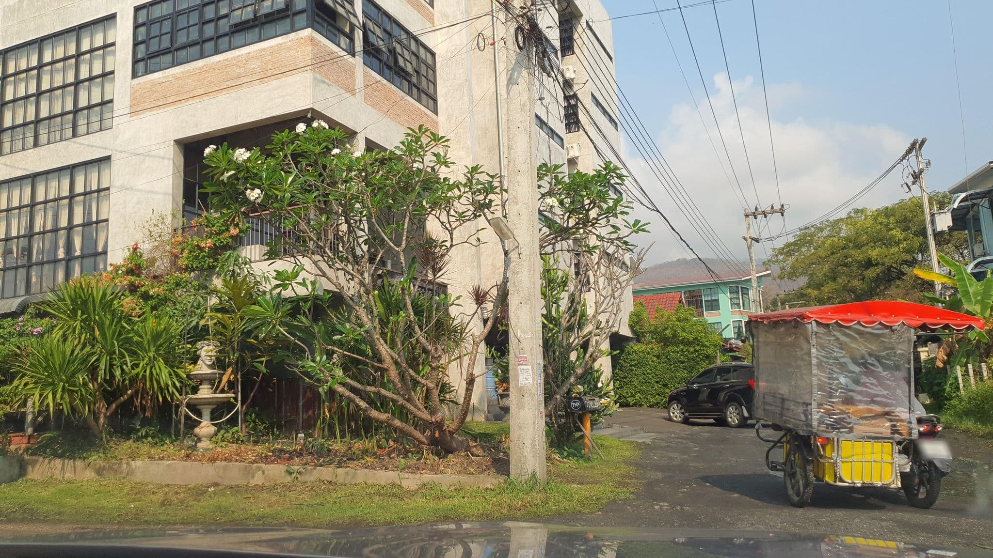 Street view near RUMPAI Loft Habitat, Chiang Mai — © jrcarlsen (CC BY-SA · Mapillary)