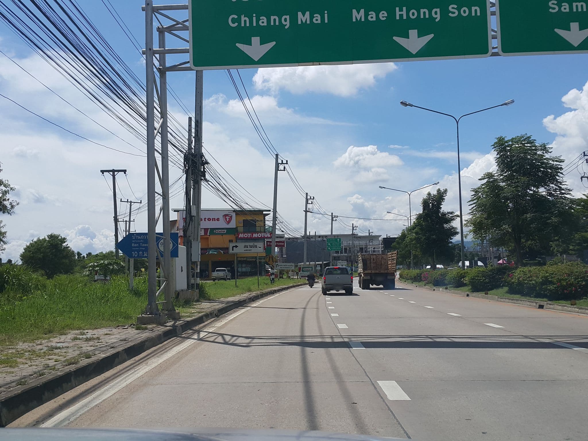 Street view near The Lilly Hotel, Chiang Mai — © jrcarlsen (CC BY-SA · Mapillary)
