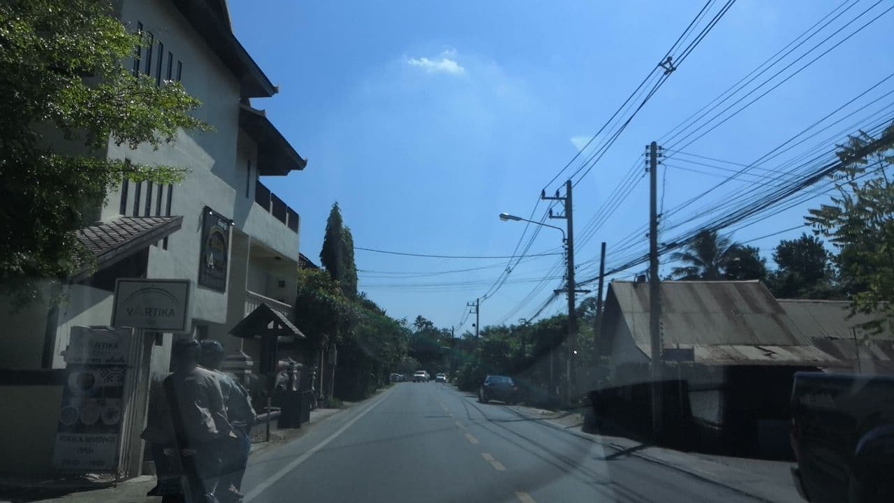 Street view near Baan Vartika, Chiang Mai — © charlesano (CC BY-SA · Mapillary)