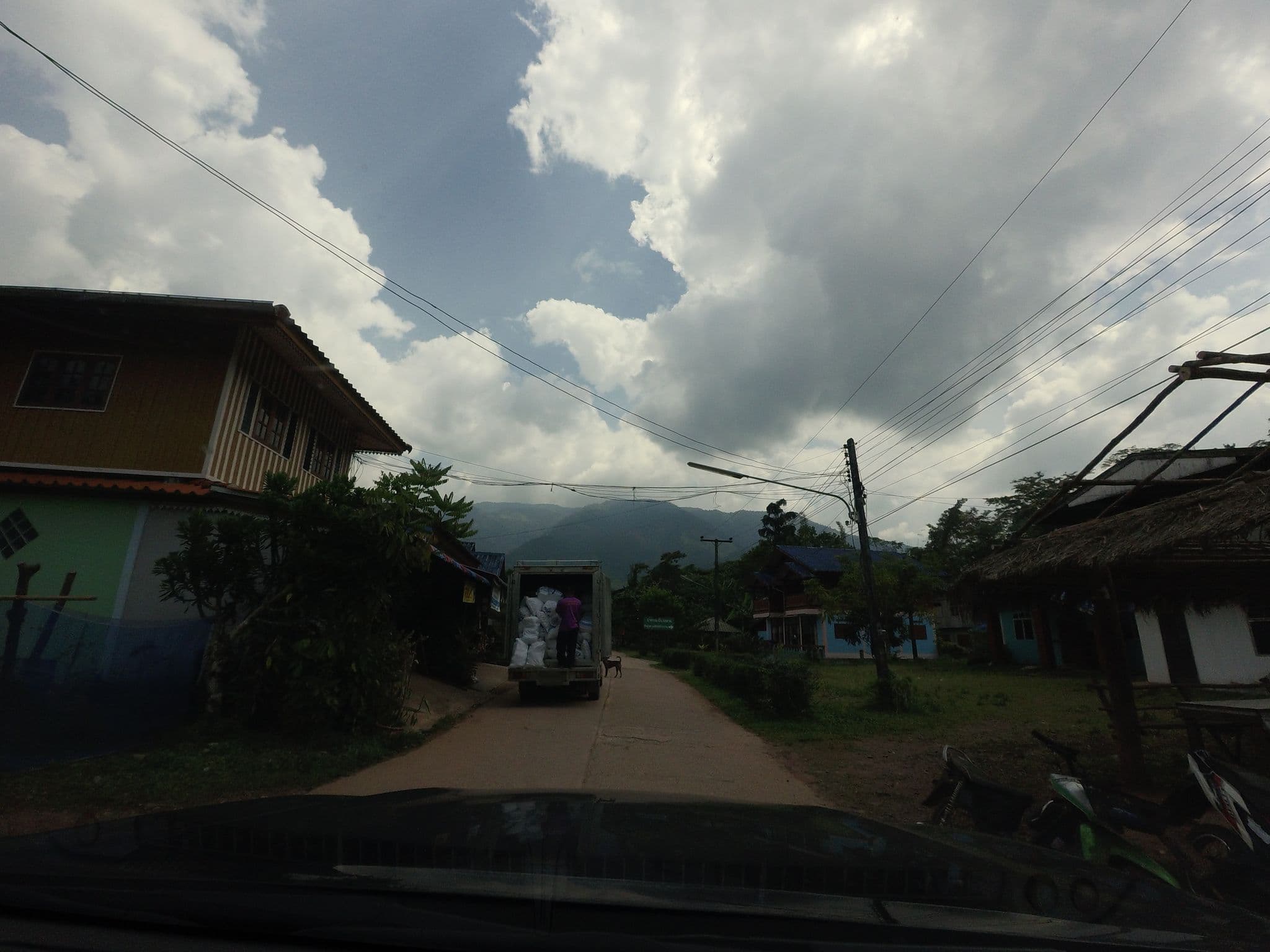 Street view near เฮือนฮิมน้ำ สะปันโฮมสเตย์, Ban Thung Klang — © mishari (CC BY-SA · Mapillary)