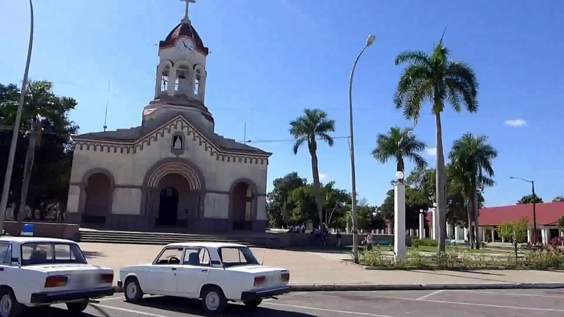 Street view near Casa de Renta, Camagüey