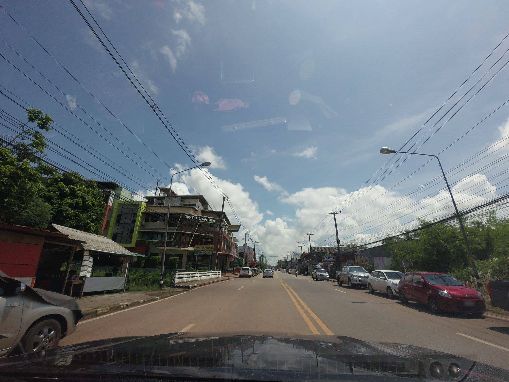 Street view near บุญทวี บูธีค โฮม, Tha Bo — © mishari (CC BY-SA · Mapillary)
