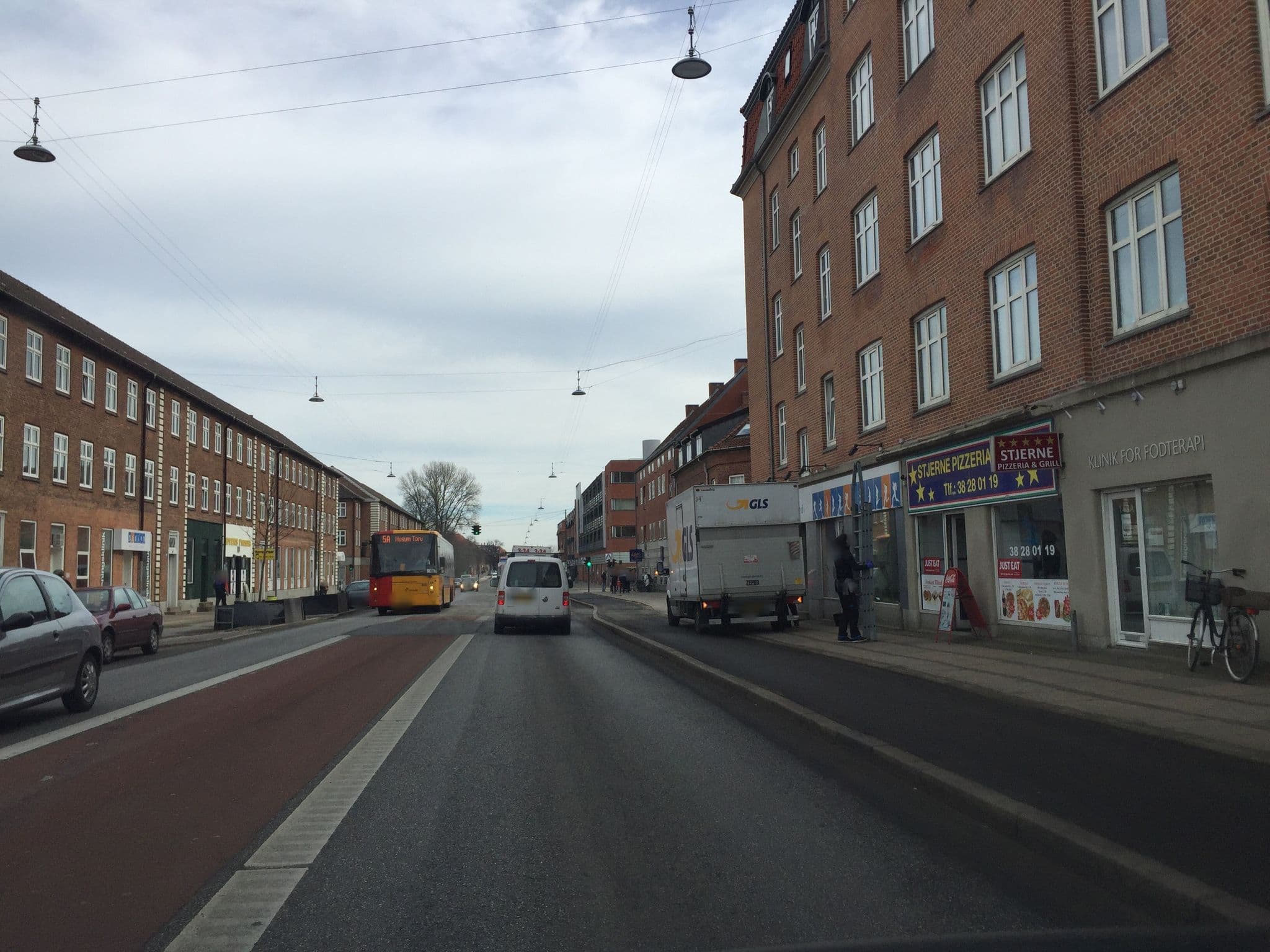 Street view near Brønshøj Borger Kro, Vanløse — © vicval (CC BY-SA · Mapillary)