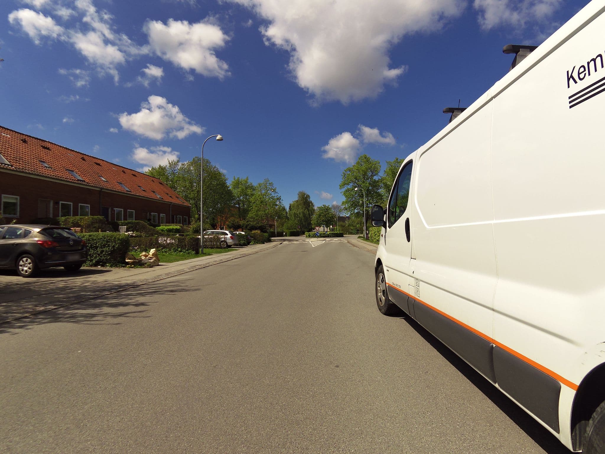 Street view near Børnehavekolonien Løjert-Huset, Kongens Lyngby — © kseistrup (CC BY-SA · Mapillary)