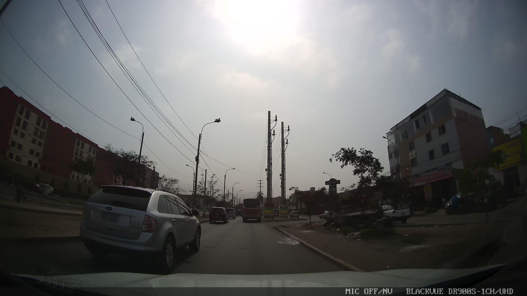 Street view near Hostal los Faroles de Tomas Valle, Independencia — © kaart_3 (CC BY-SA · Mapillary)